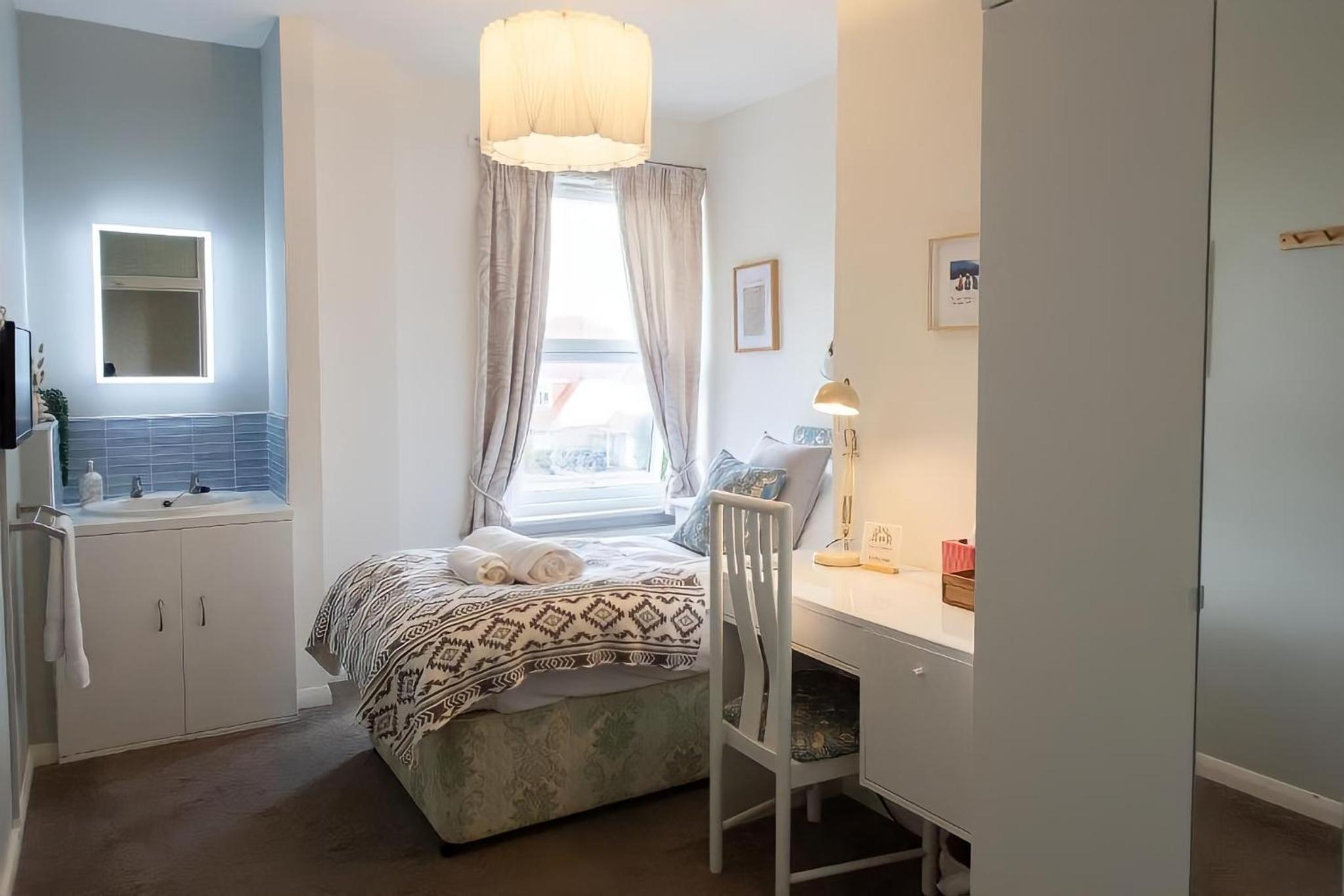 Single Room with Shared Bathroom