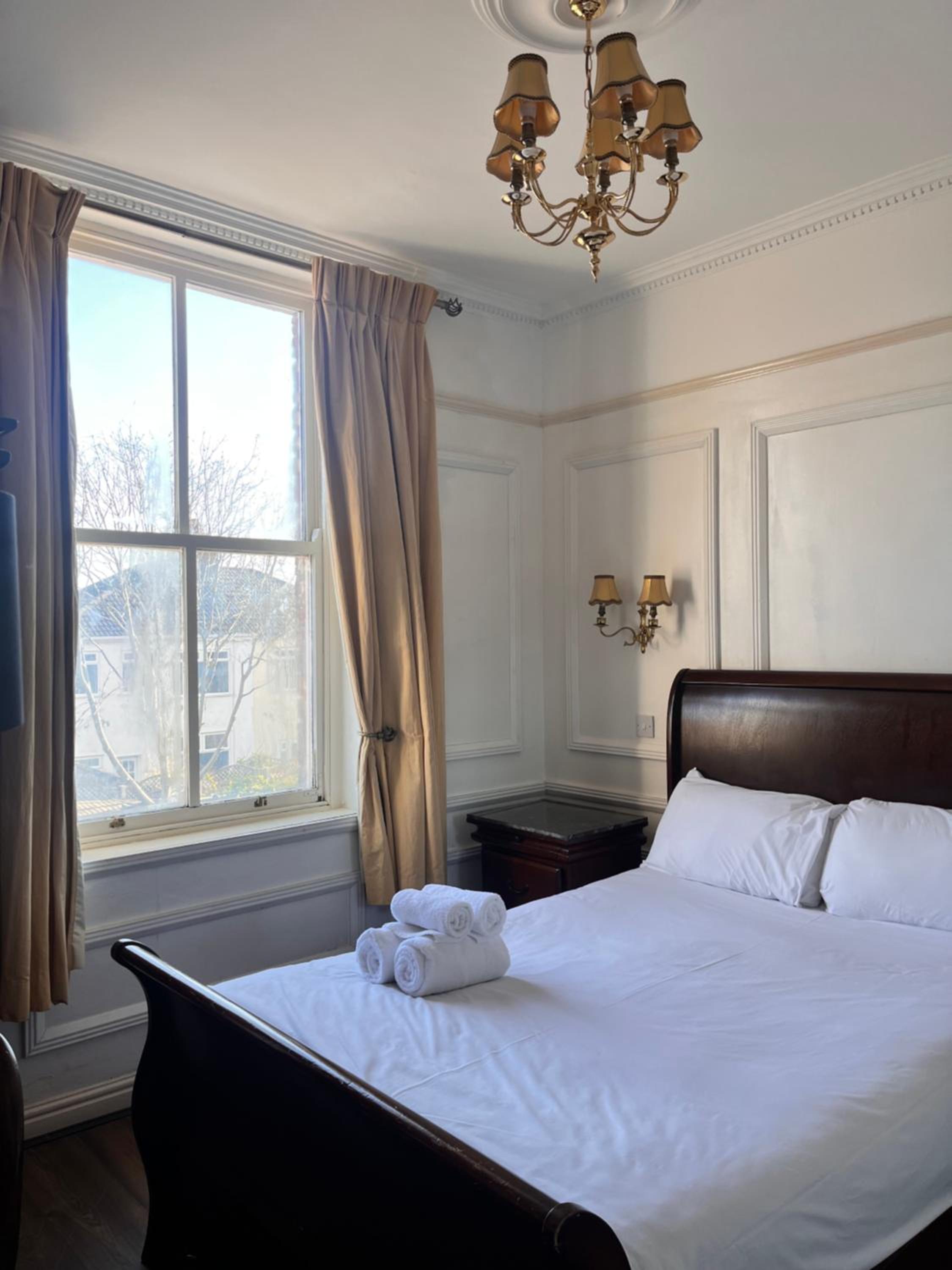 Double Room - Photo 2