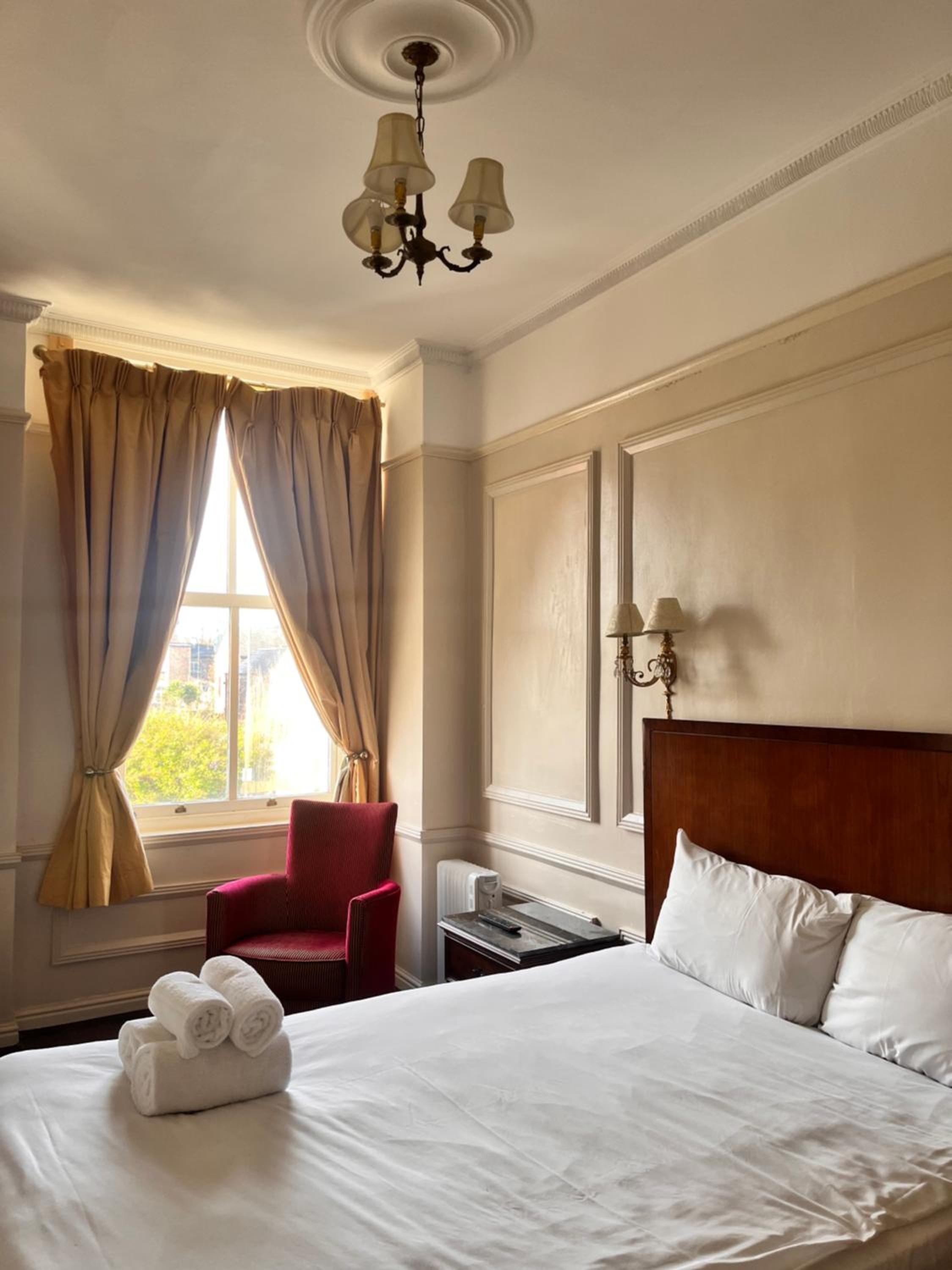 Double Room - Photo 4