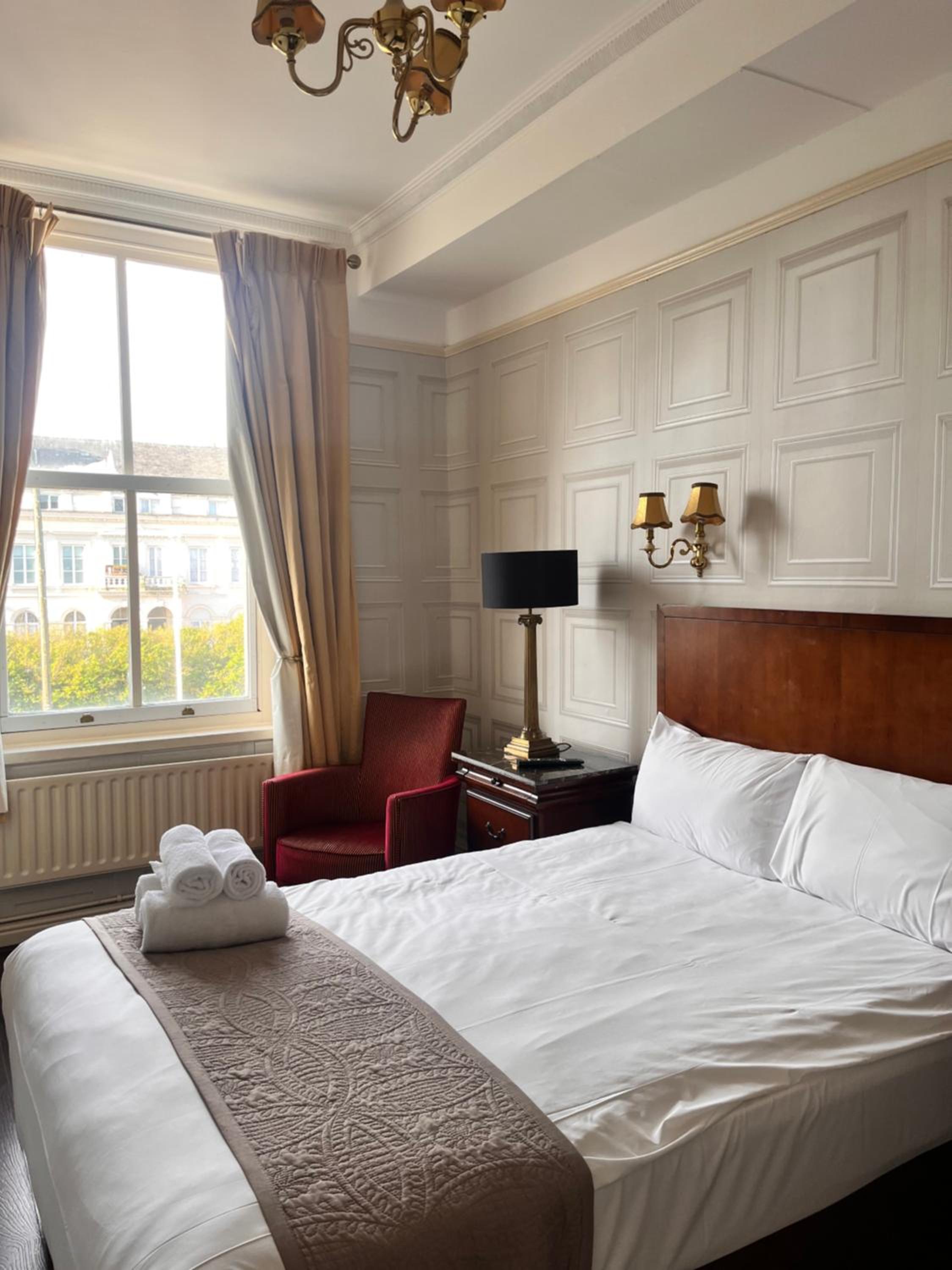 Double Room - Photo 5