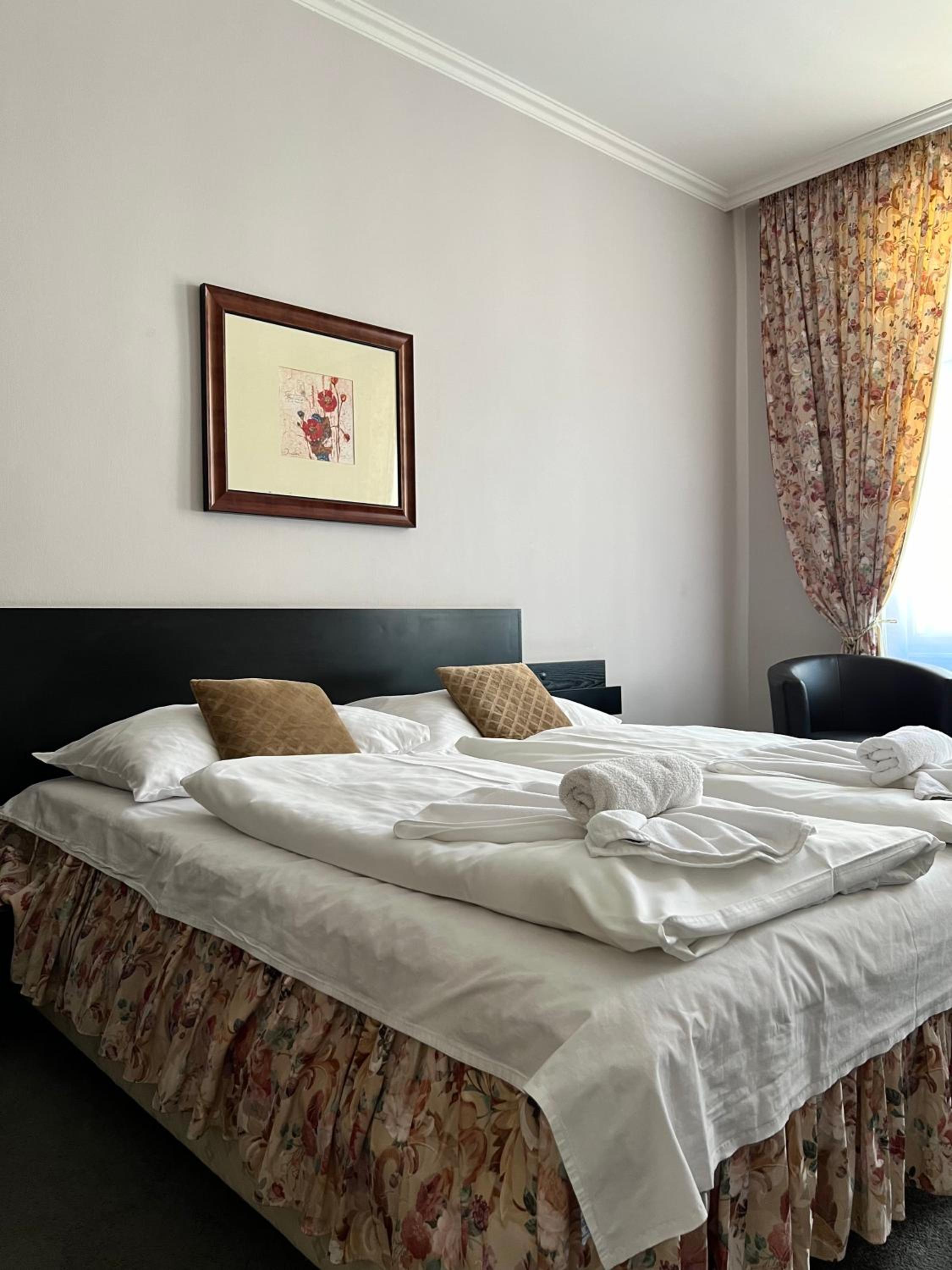 Large Double Room