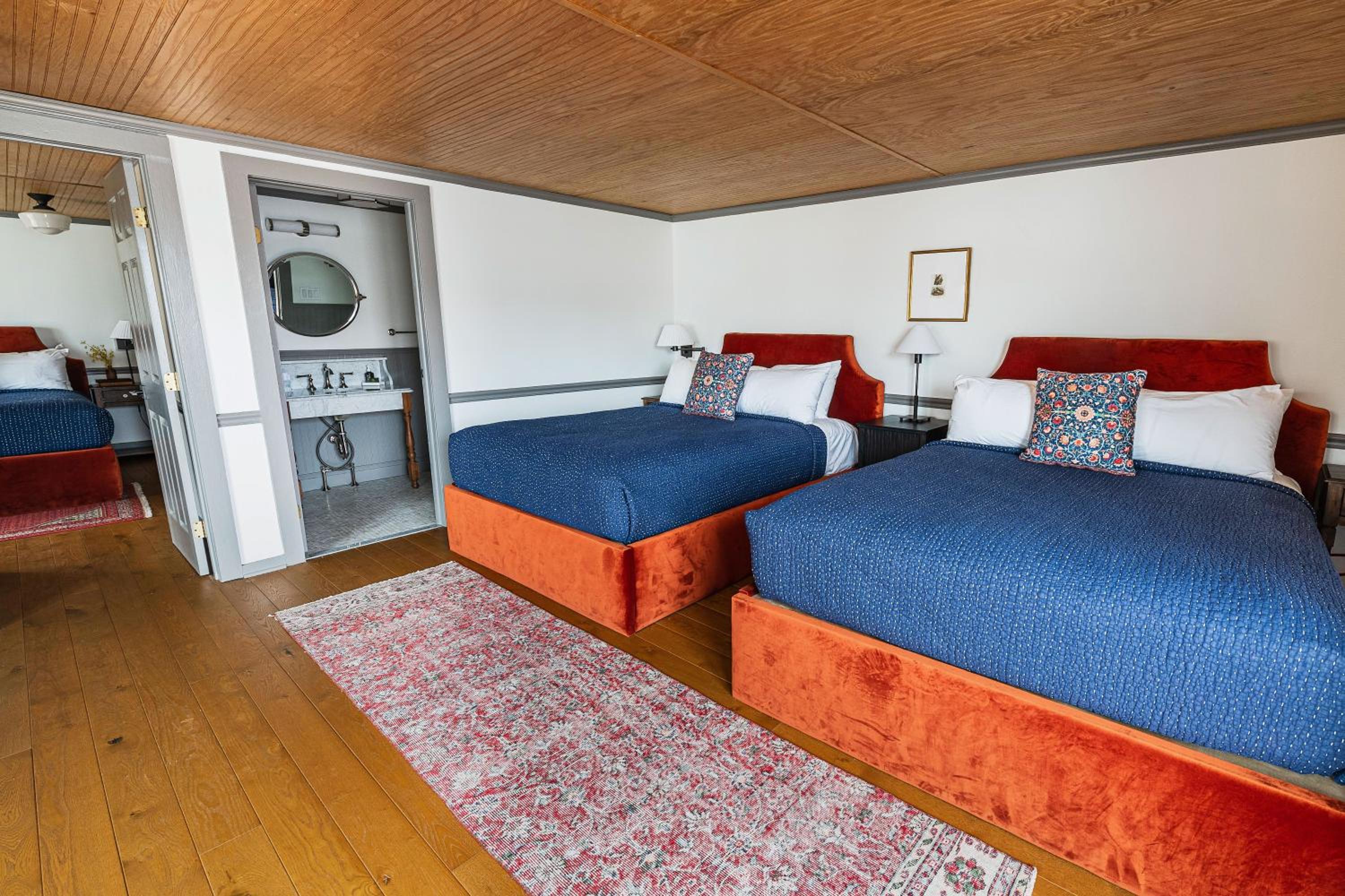 The Tamarack Queen Suite - Photo 2