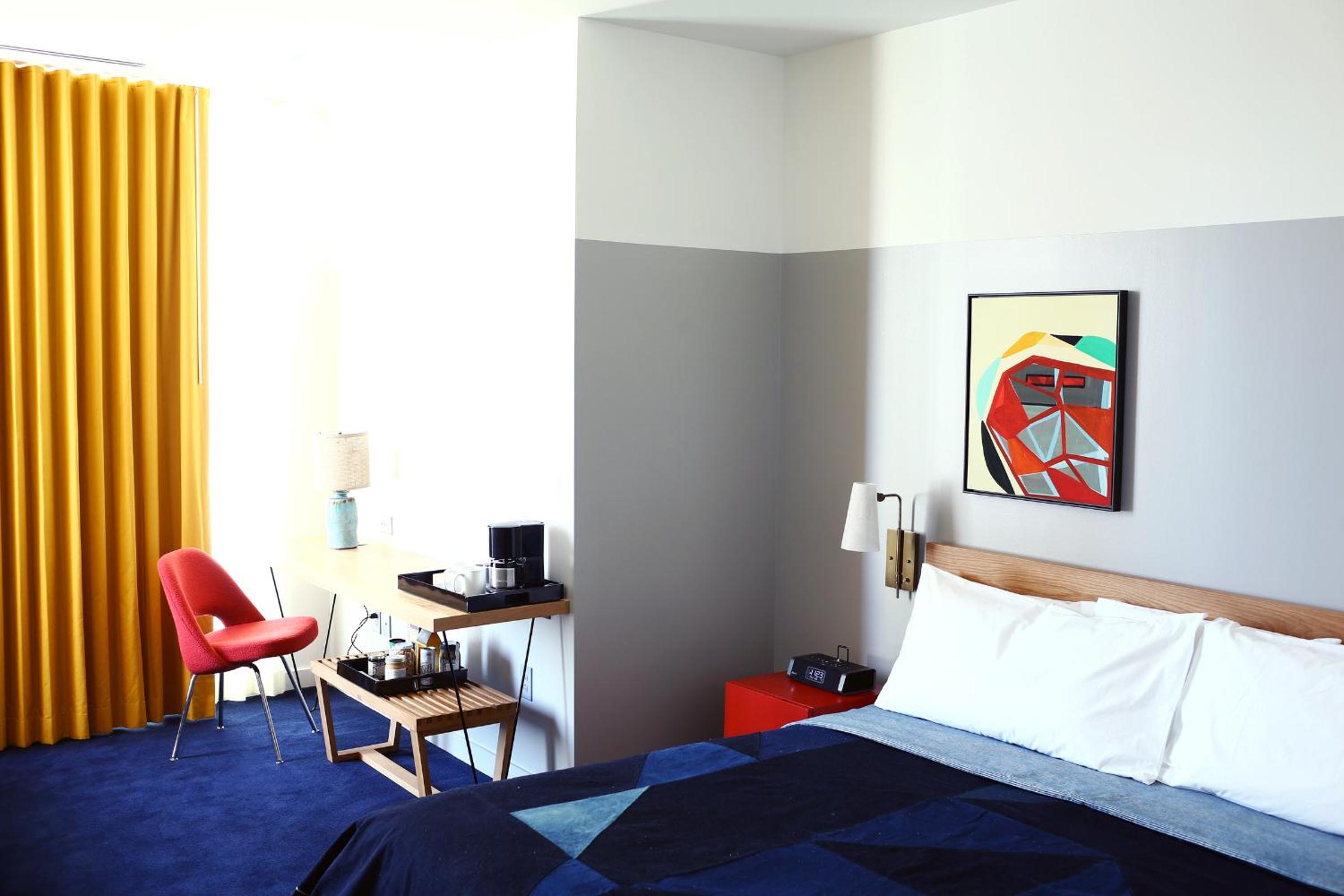 Deluxe King Room photo 1