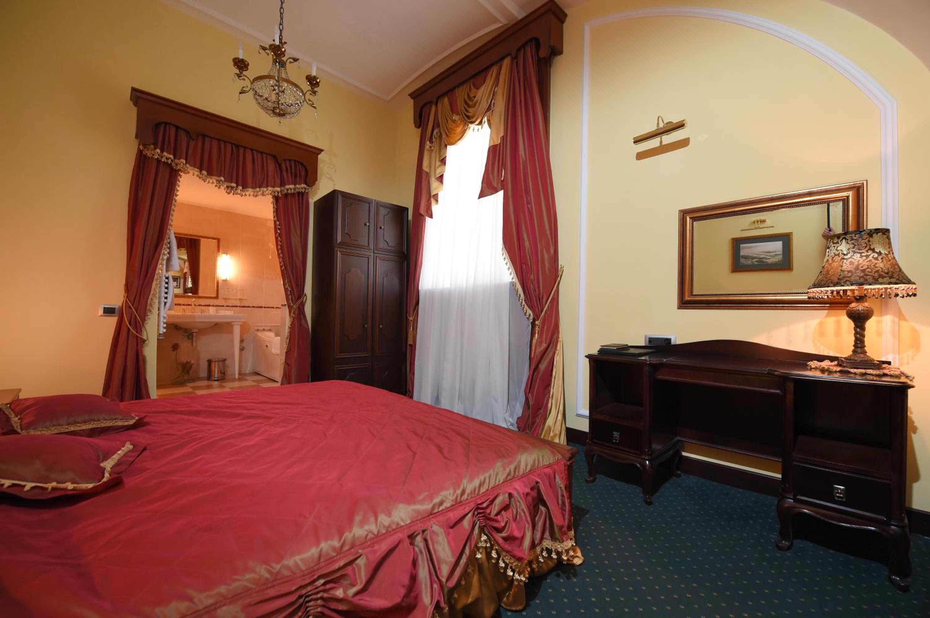Family Suite with Fortress View photo 1