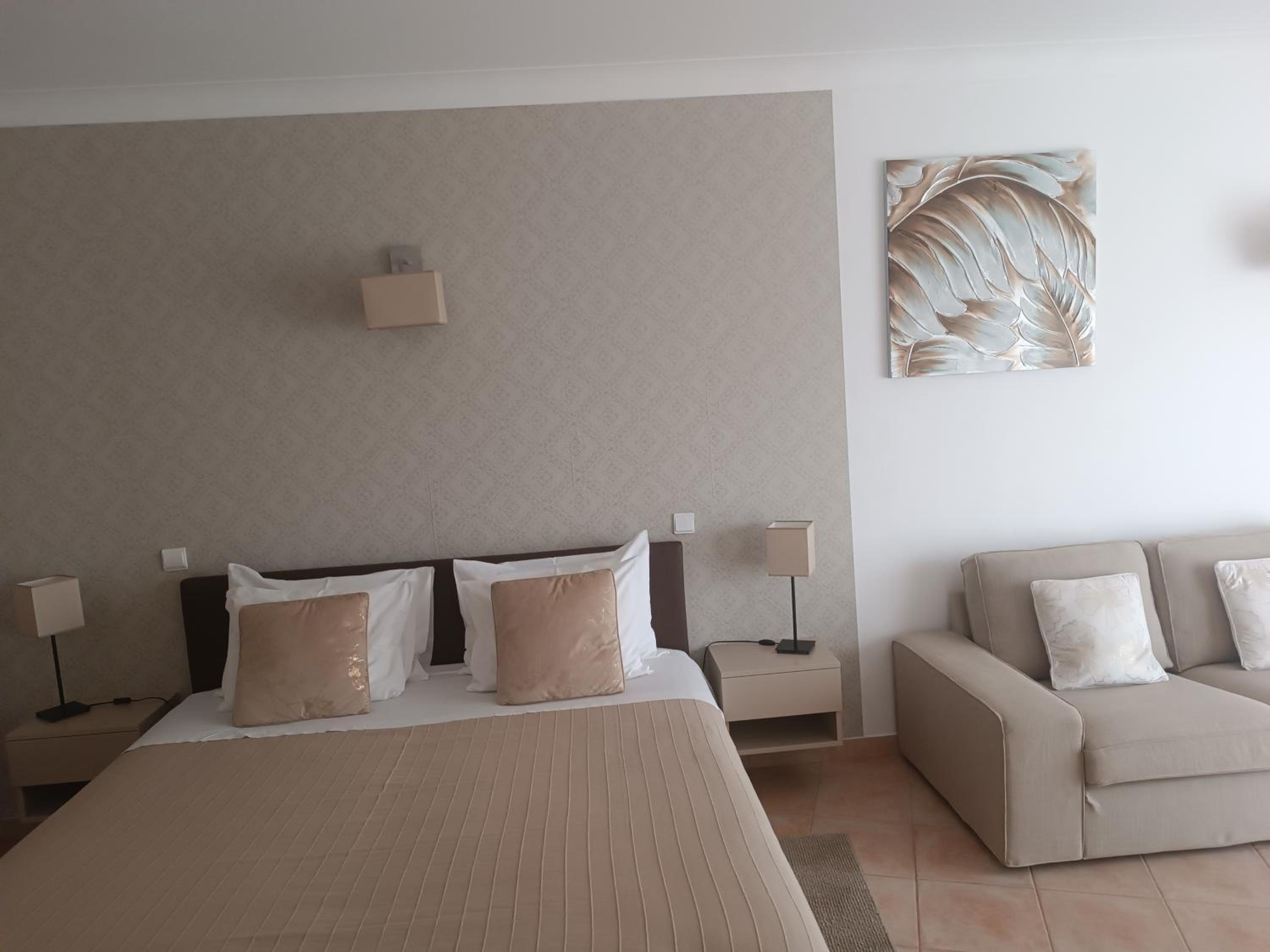 Studio with Twin or Double Bed