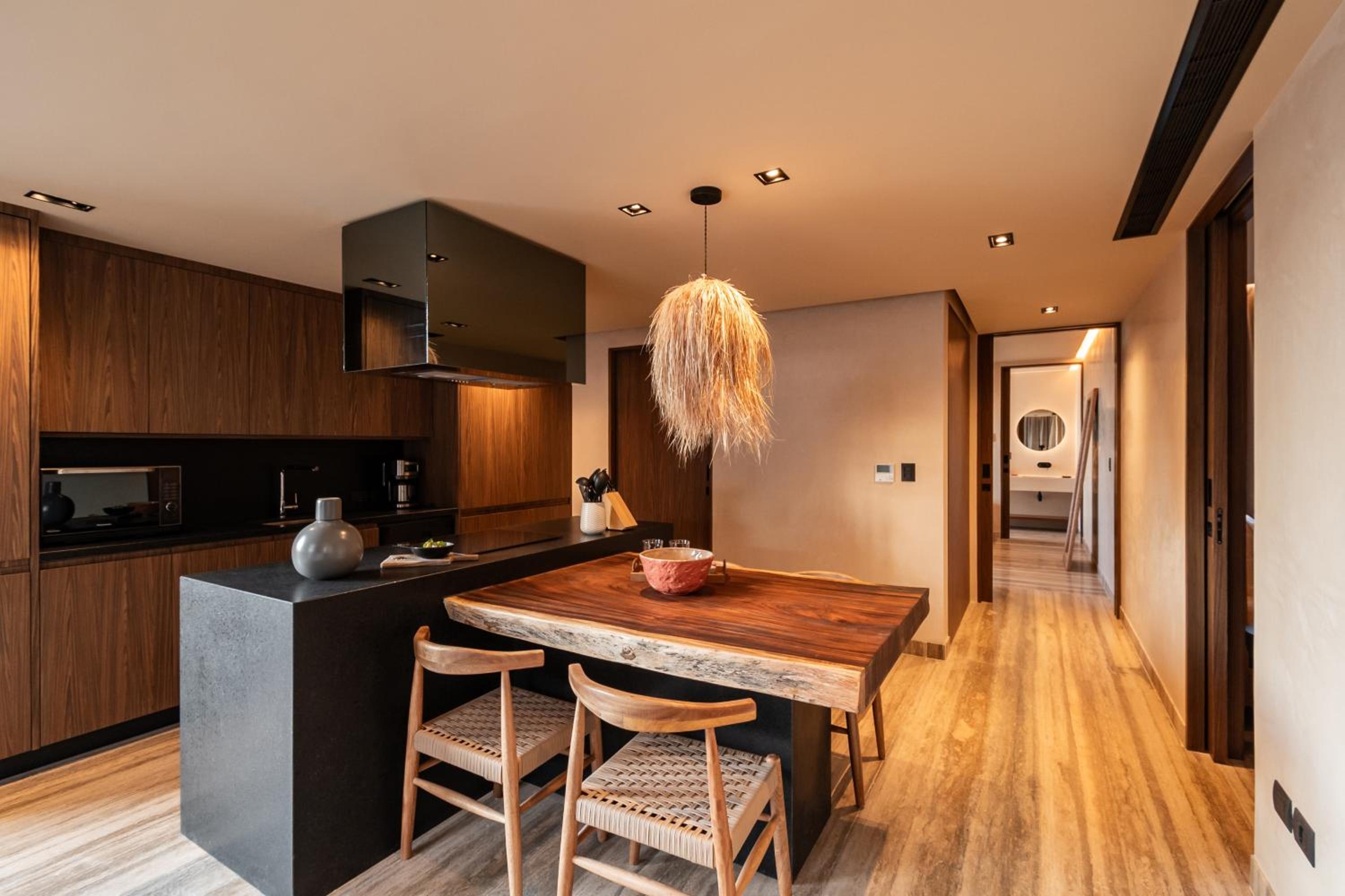 Two-Bedroom Apartment With Partial Ocean View - Photo 9