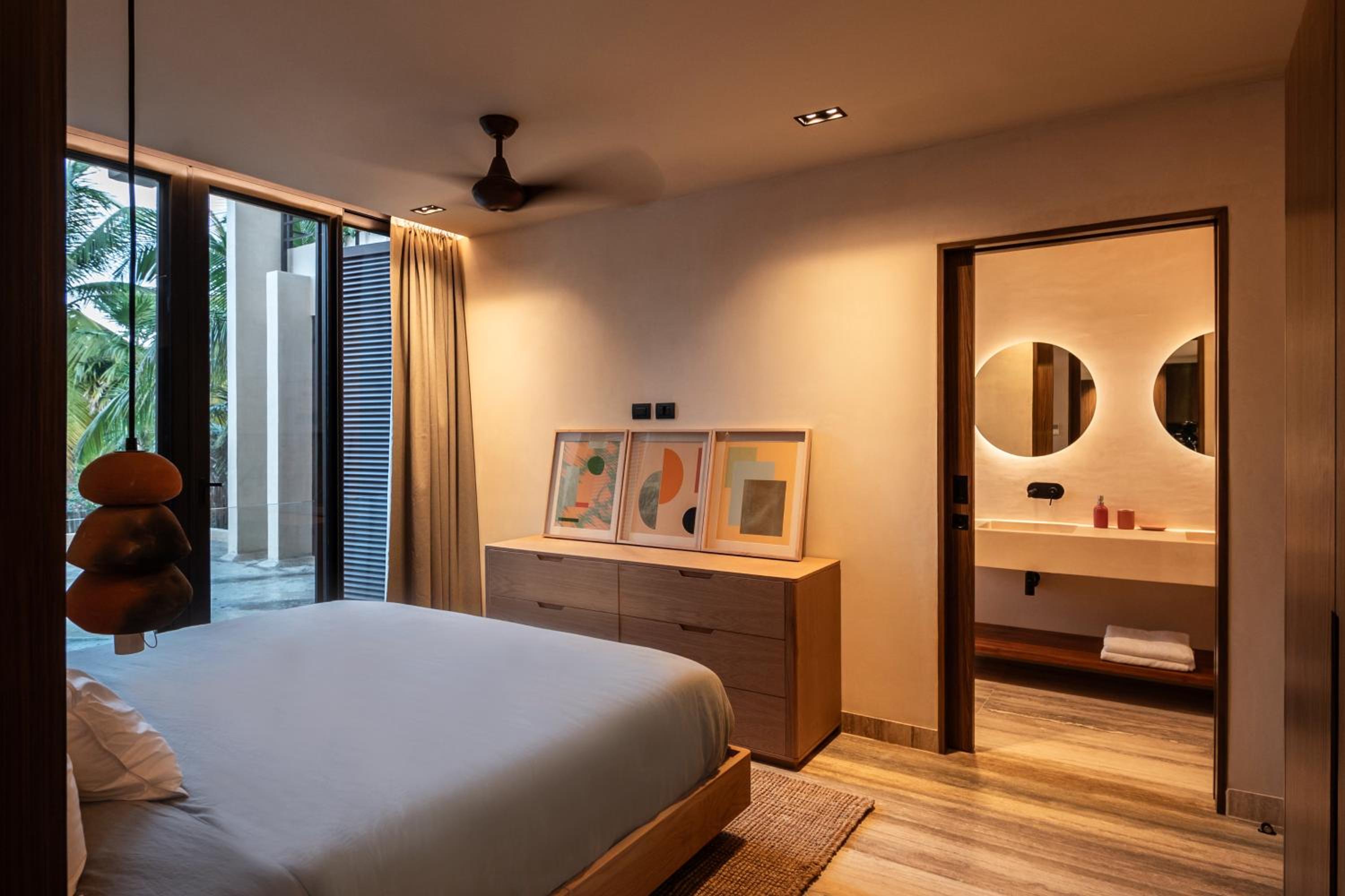 Two-Bedroom Apartment With Partial Ocean View - Photo 6