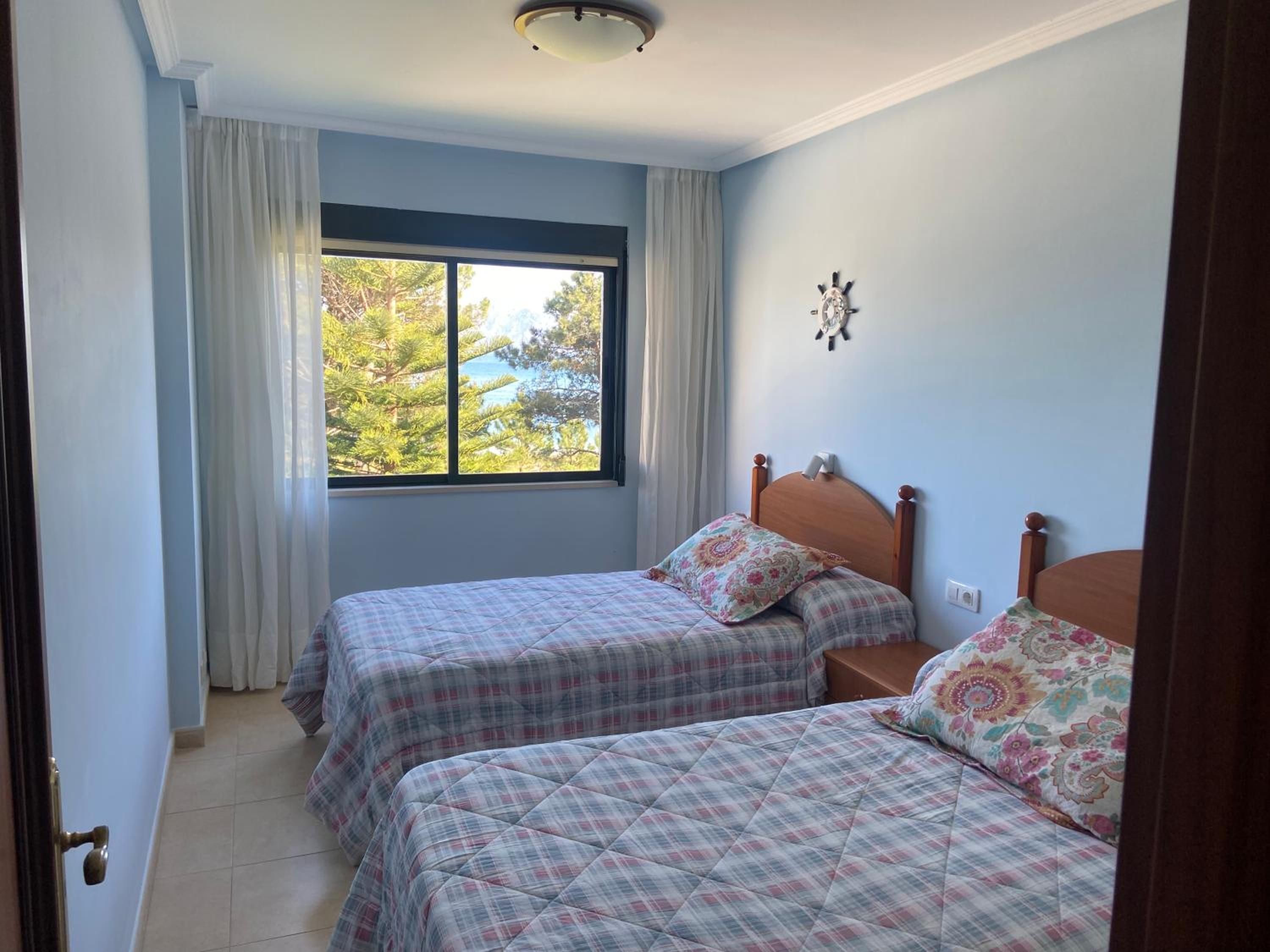 Apartment with Sea View - Photo 13