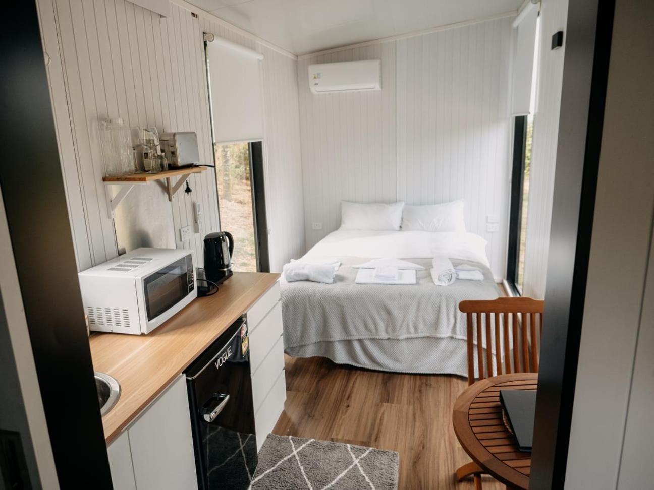 Mobile Home photo 3