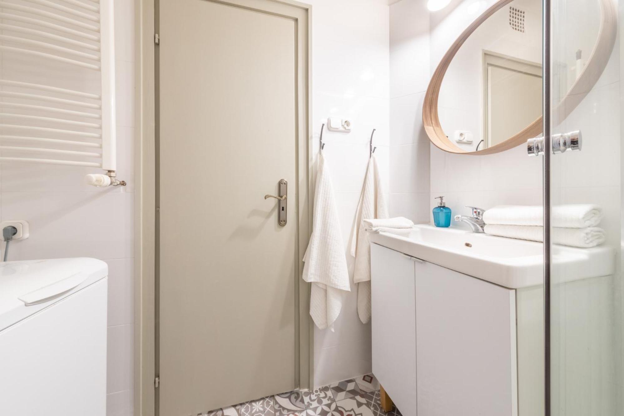Studio Apartment - Photo 4