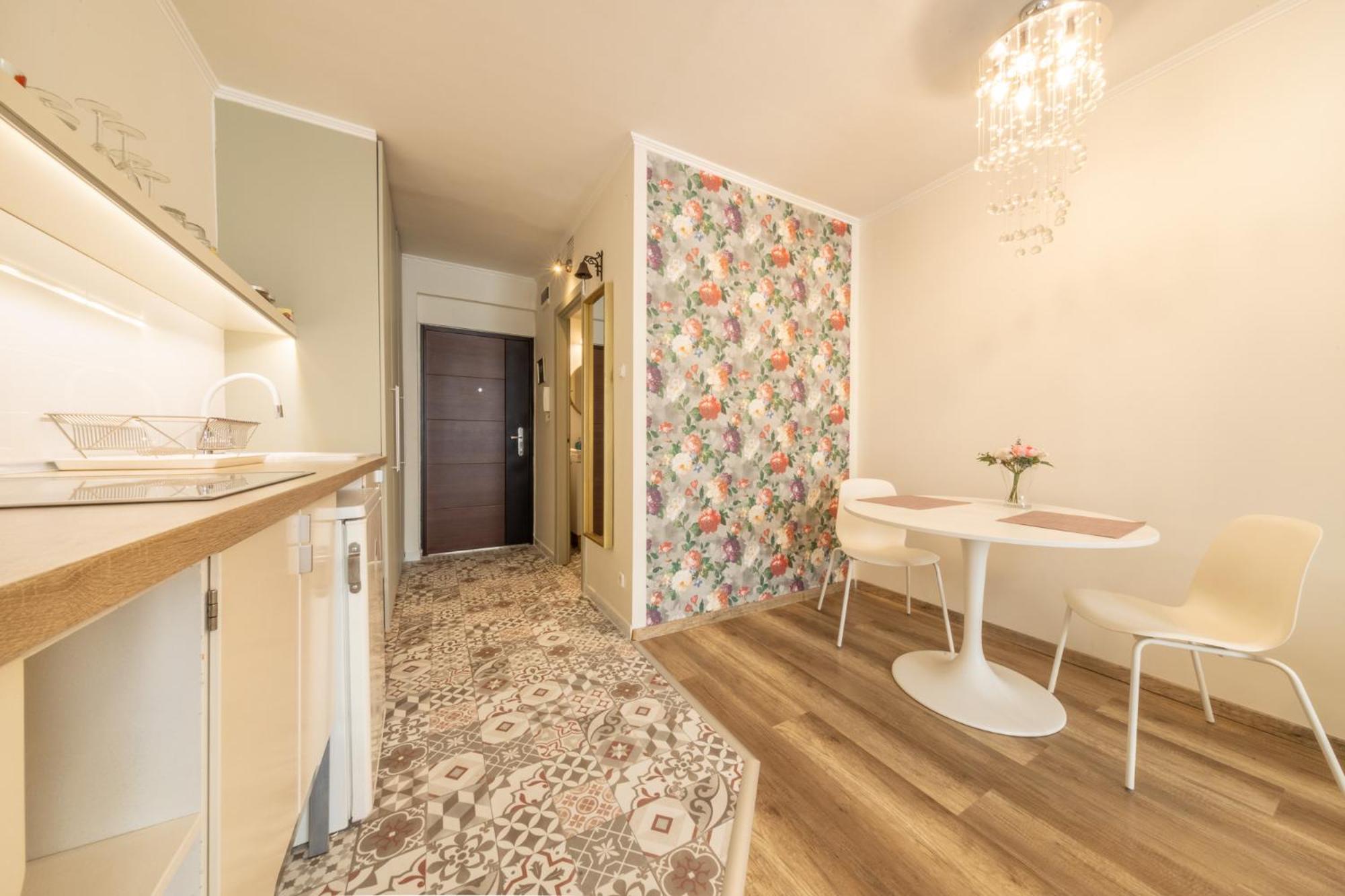 Studio Apartment - Photo 10