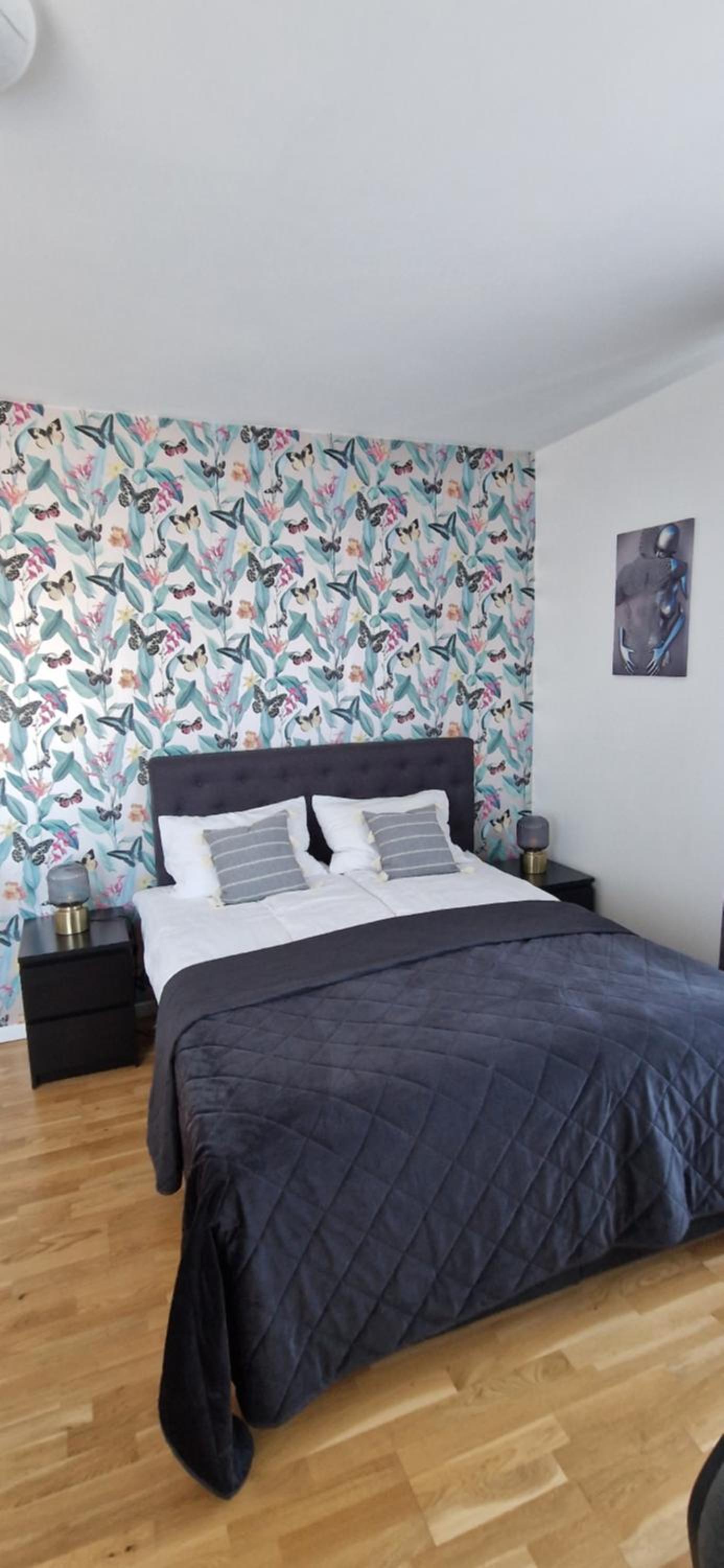 Two-Bedroom Apartment - Photo 3