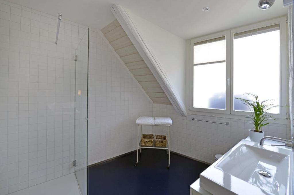 Deluxe Double Room with Shower photo 3
