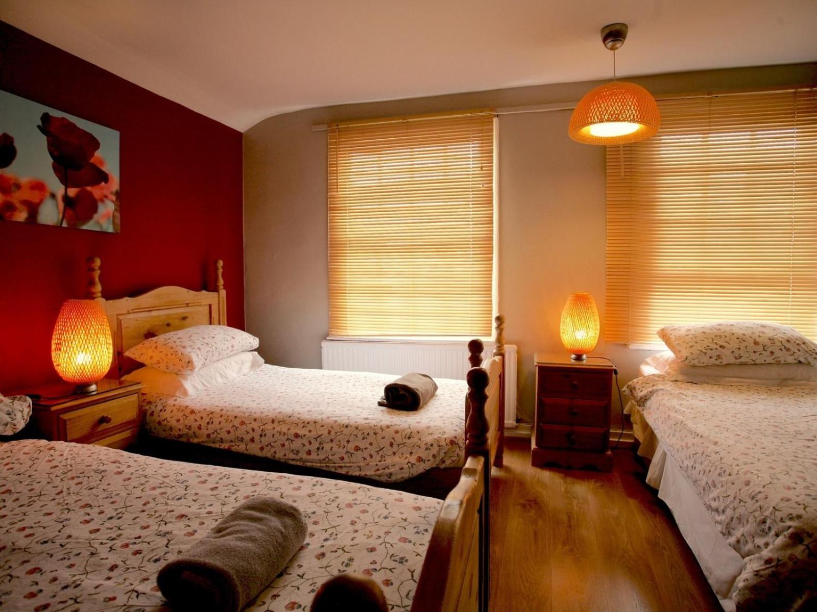 Triple Room with Shared Bathroom photo 1