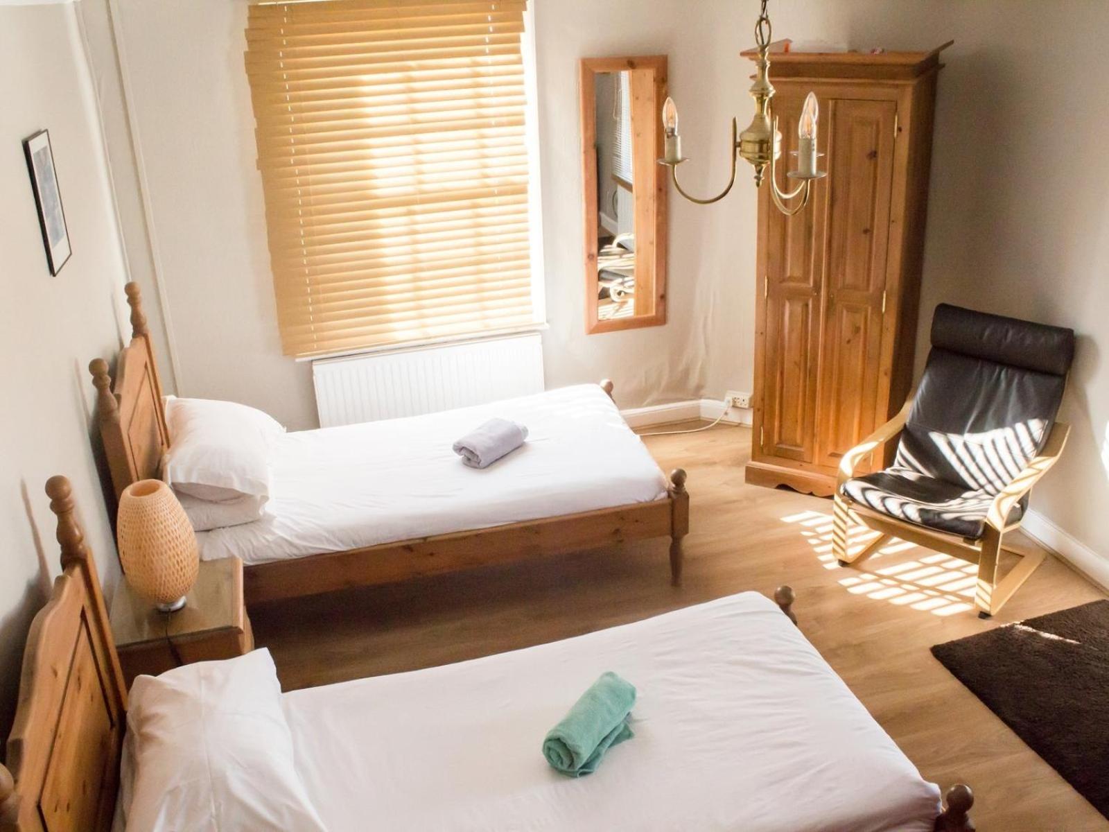 Twin Room with Shared Bathroom photo 1