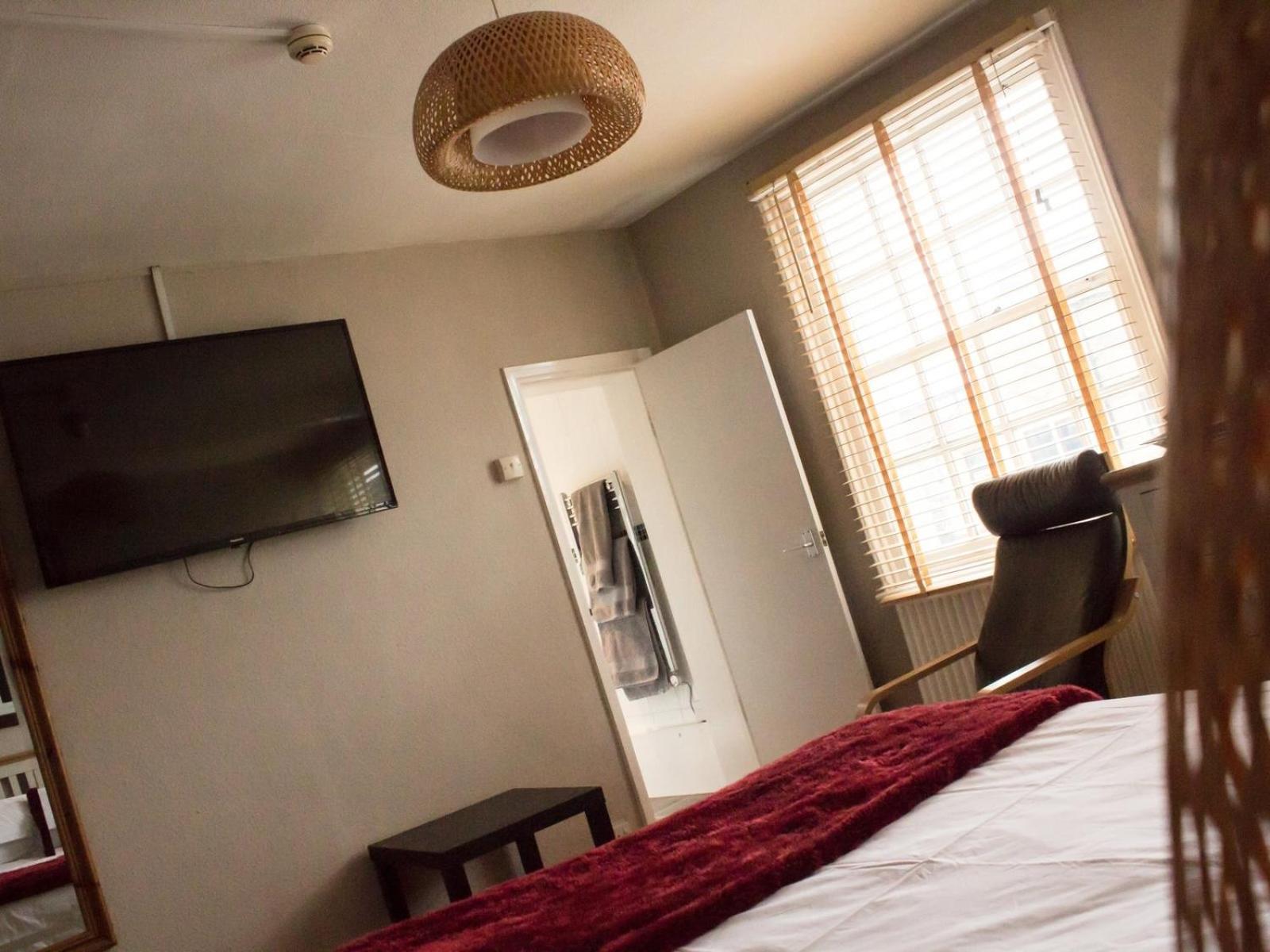 Double Room with Private Bathroom photo 3