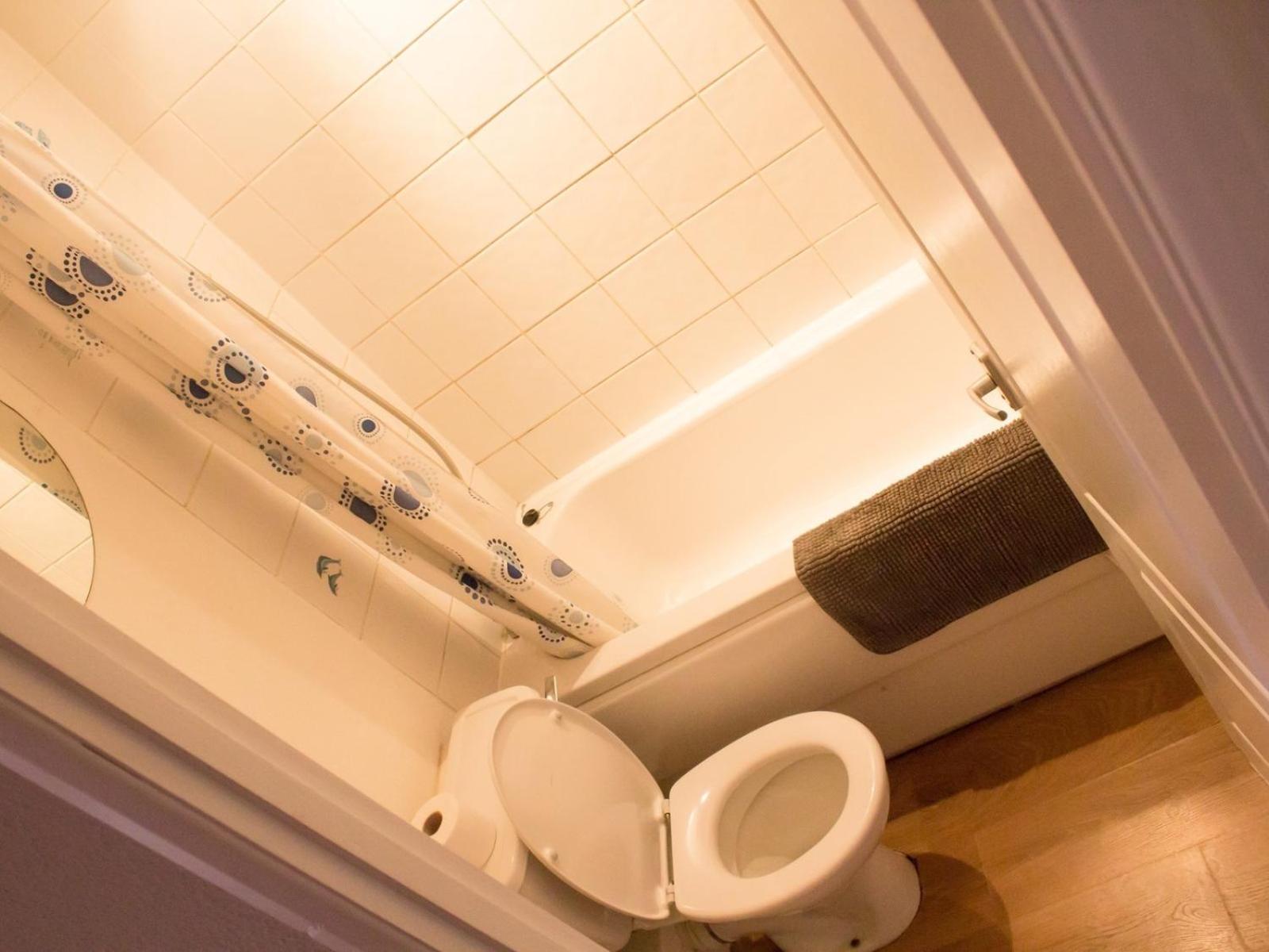 Twin Room with Bath photo 2