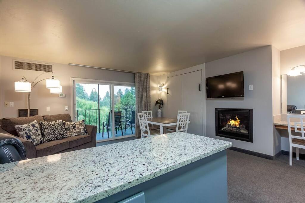Apartment photo 3