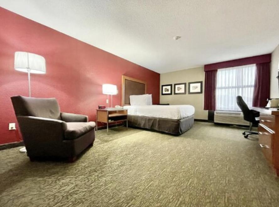 Deluxe King Room - Photo 1