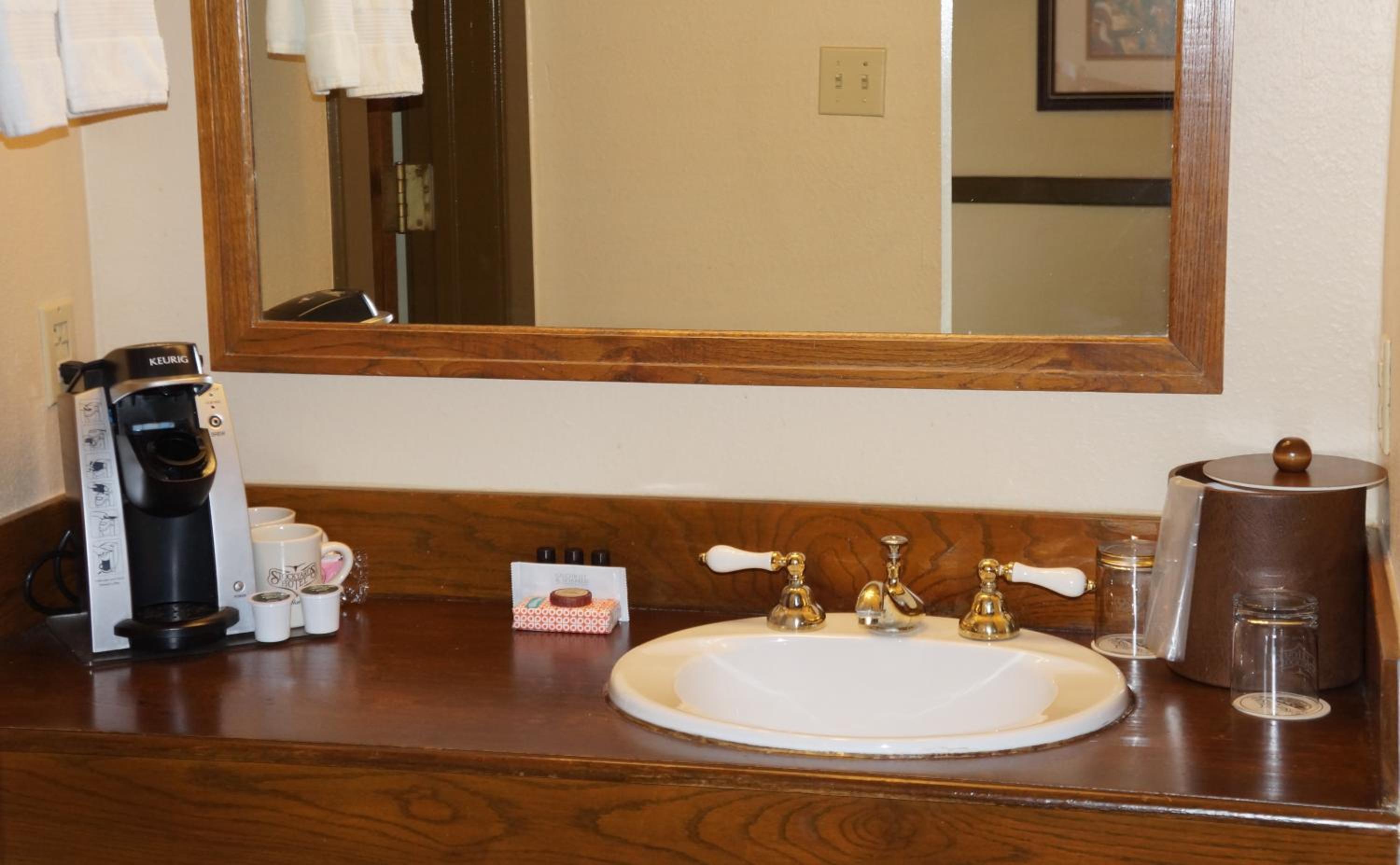 King Suite with Sofa Bed photo 3
