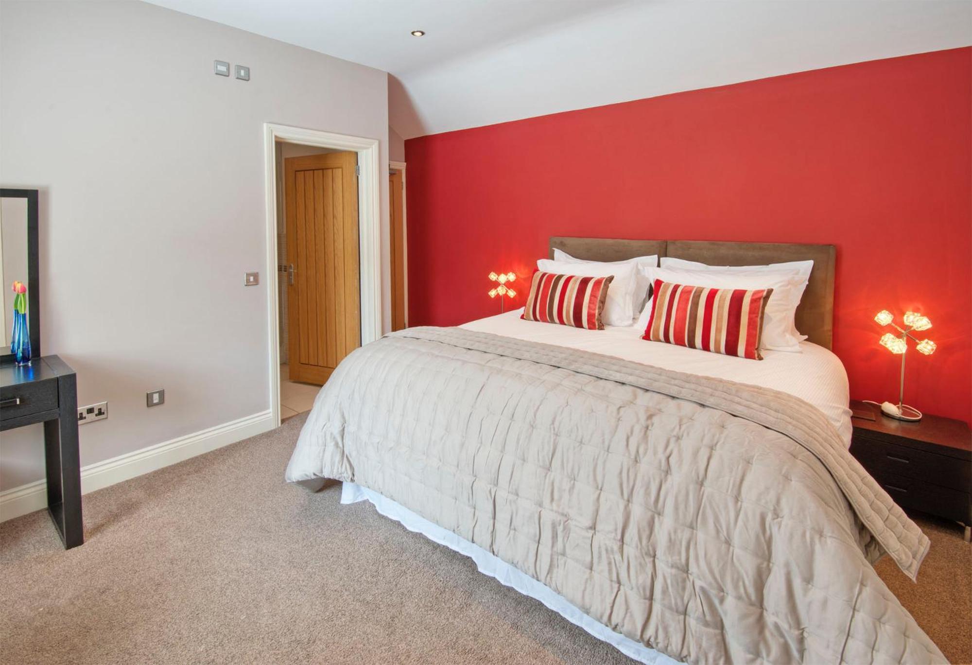 Room 6 - Superior Super King Ensuite with Shower photo 1