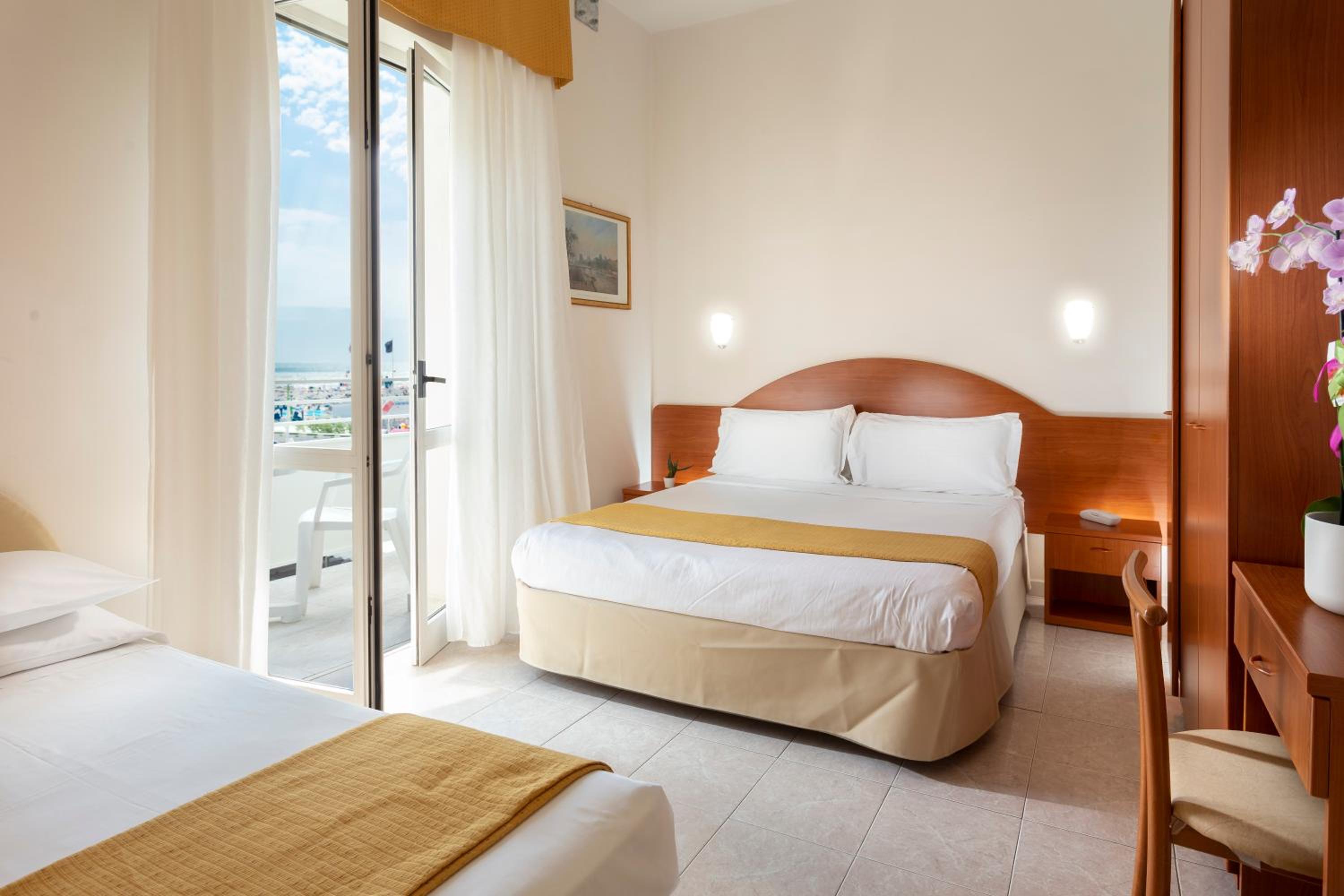 Deluxe Triple Room photo 1