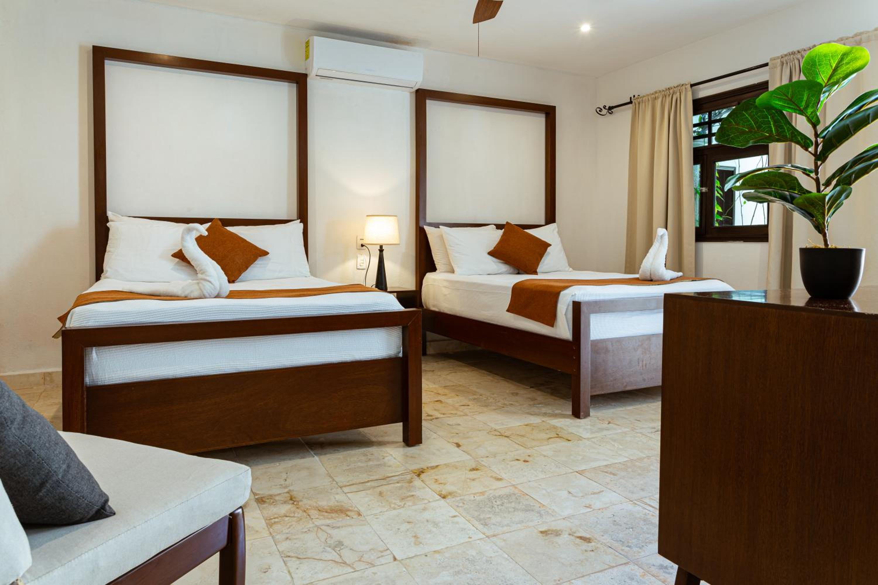 Deluxe Junior Suite photo 2