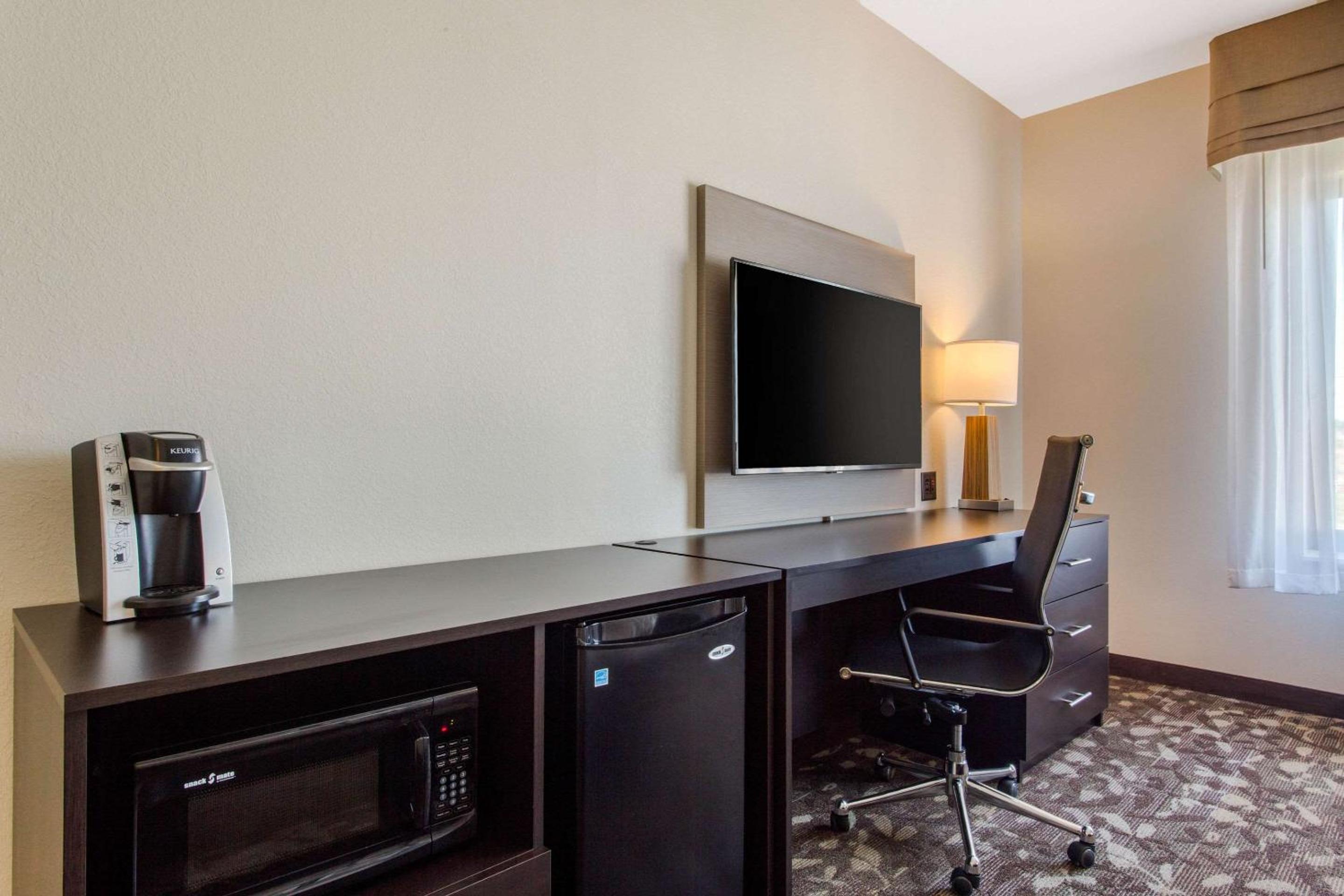 King Room - Non-Smoking photo 3