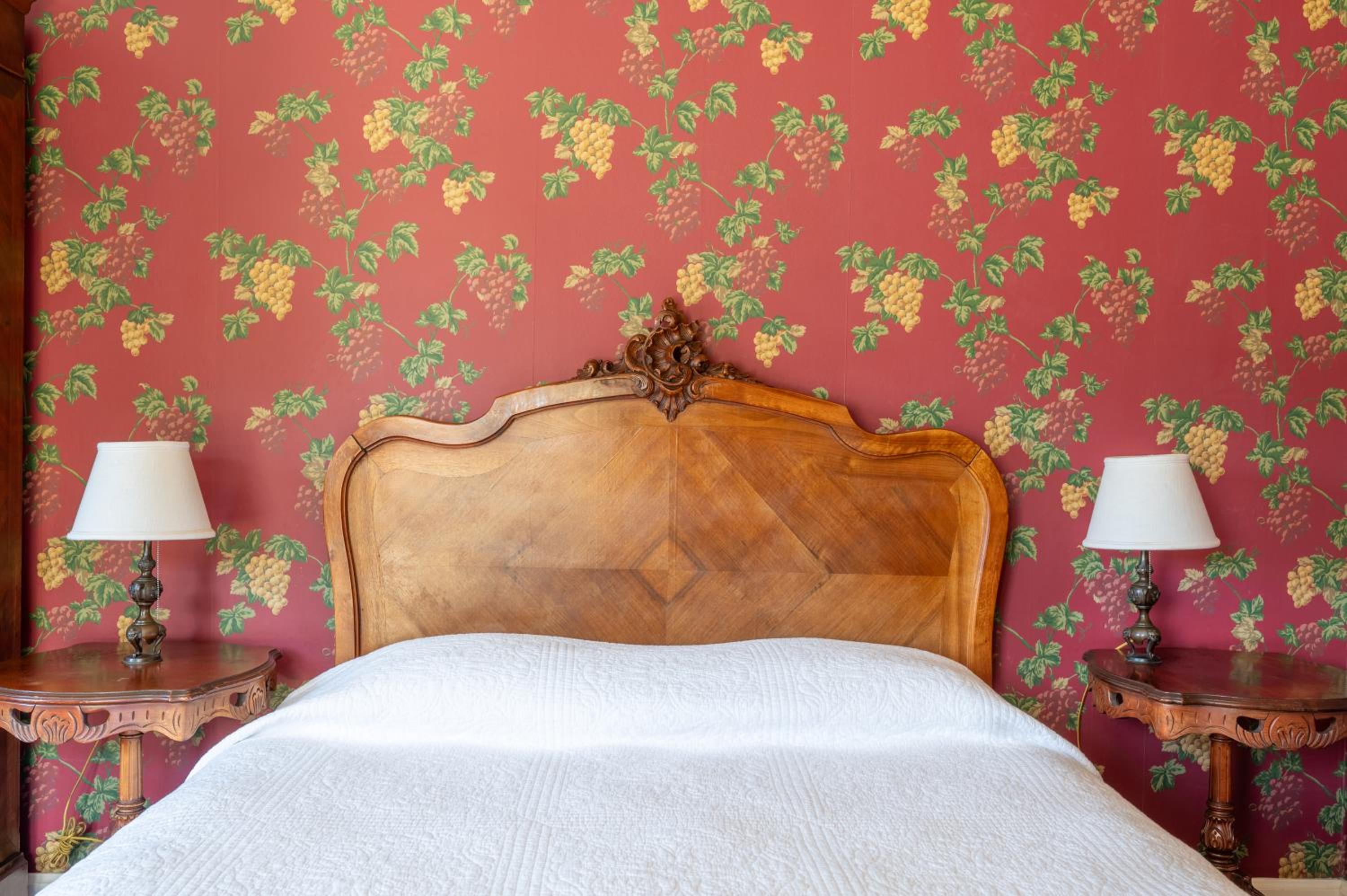 Queen Room with Fountain View  photo 2