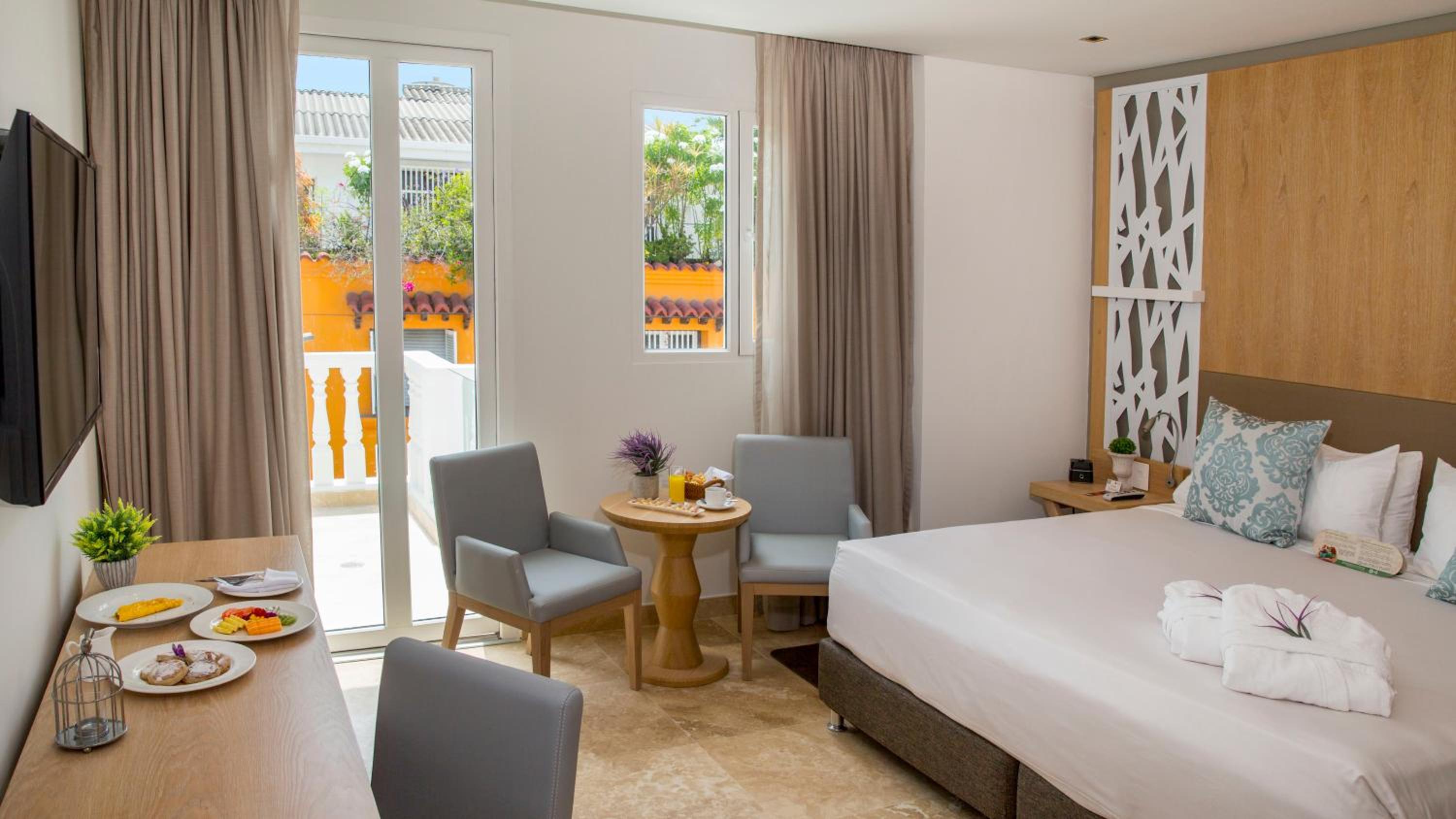 Deluxe King Room photo 1