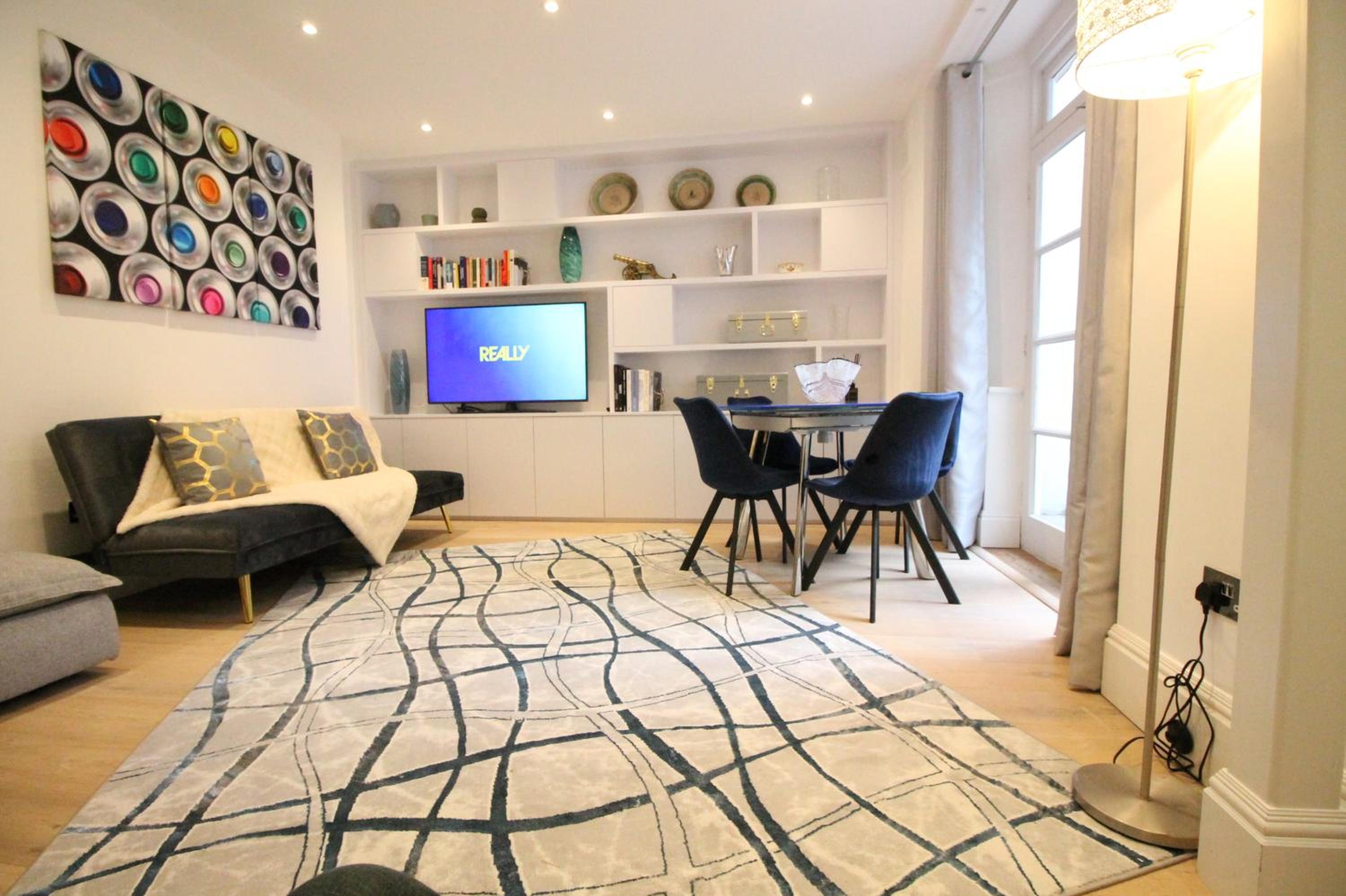 Apartment photo 1