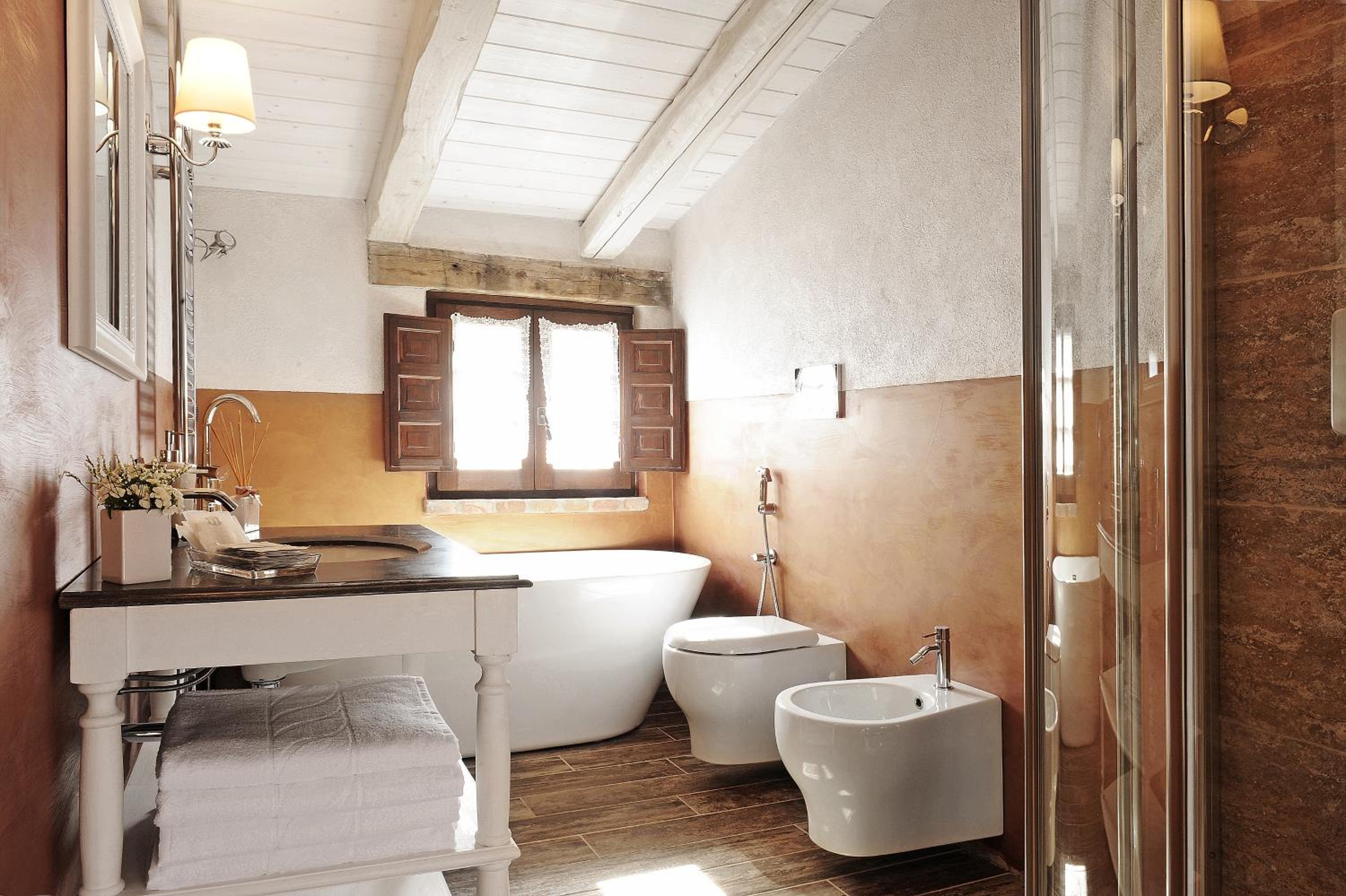 Suite with Patio photo 3