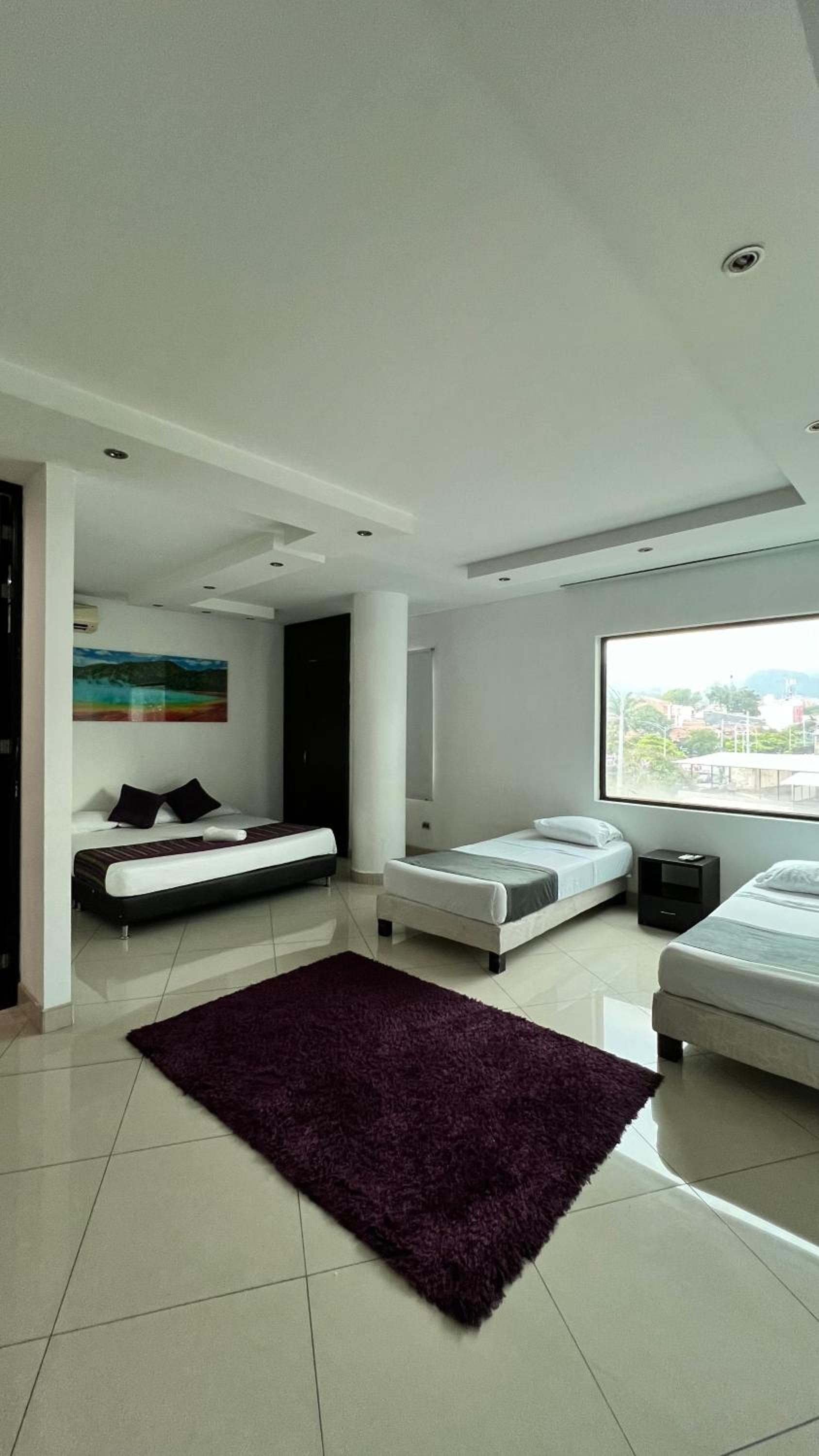 Standard Family Room - Photo 2