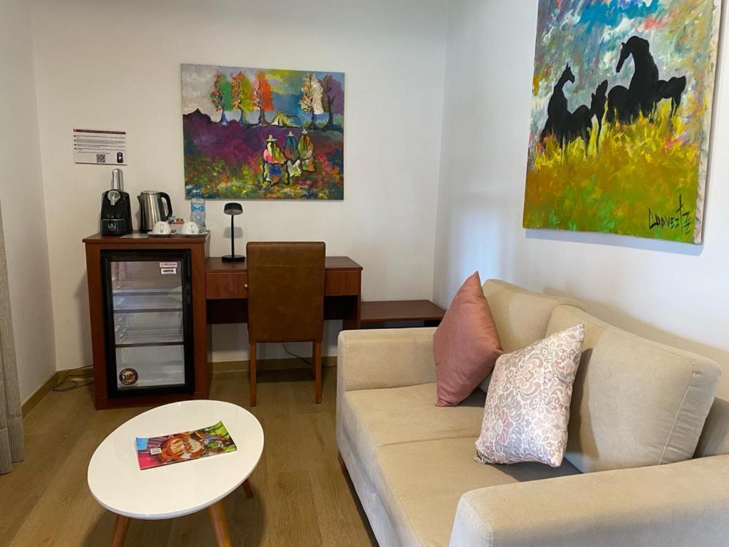 Executive Suite - Photo 1
