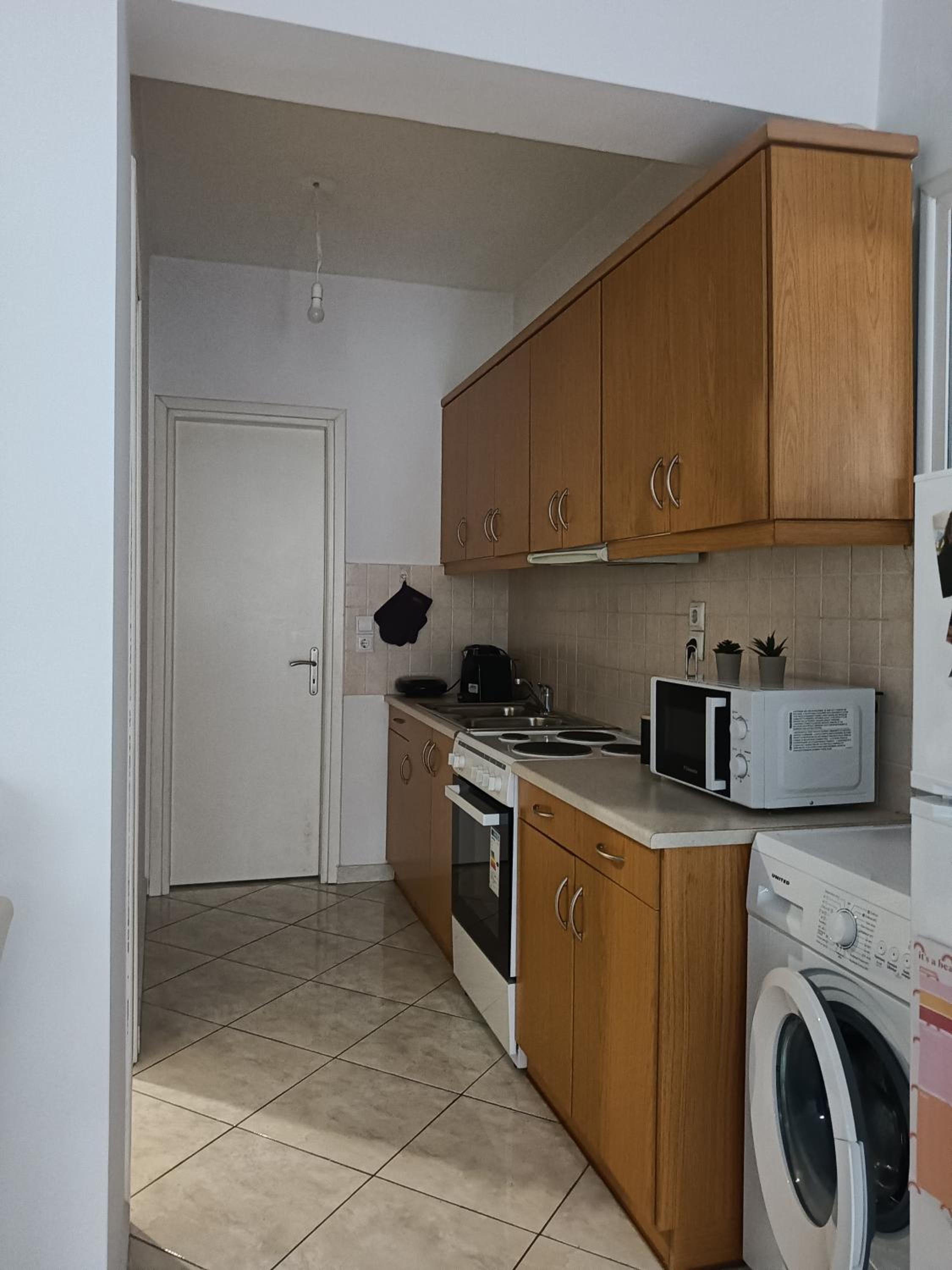 One-Bedroom Apartment photo 2