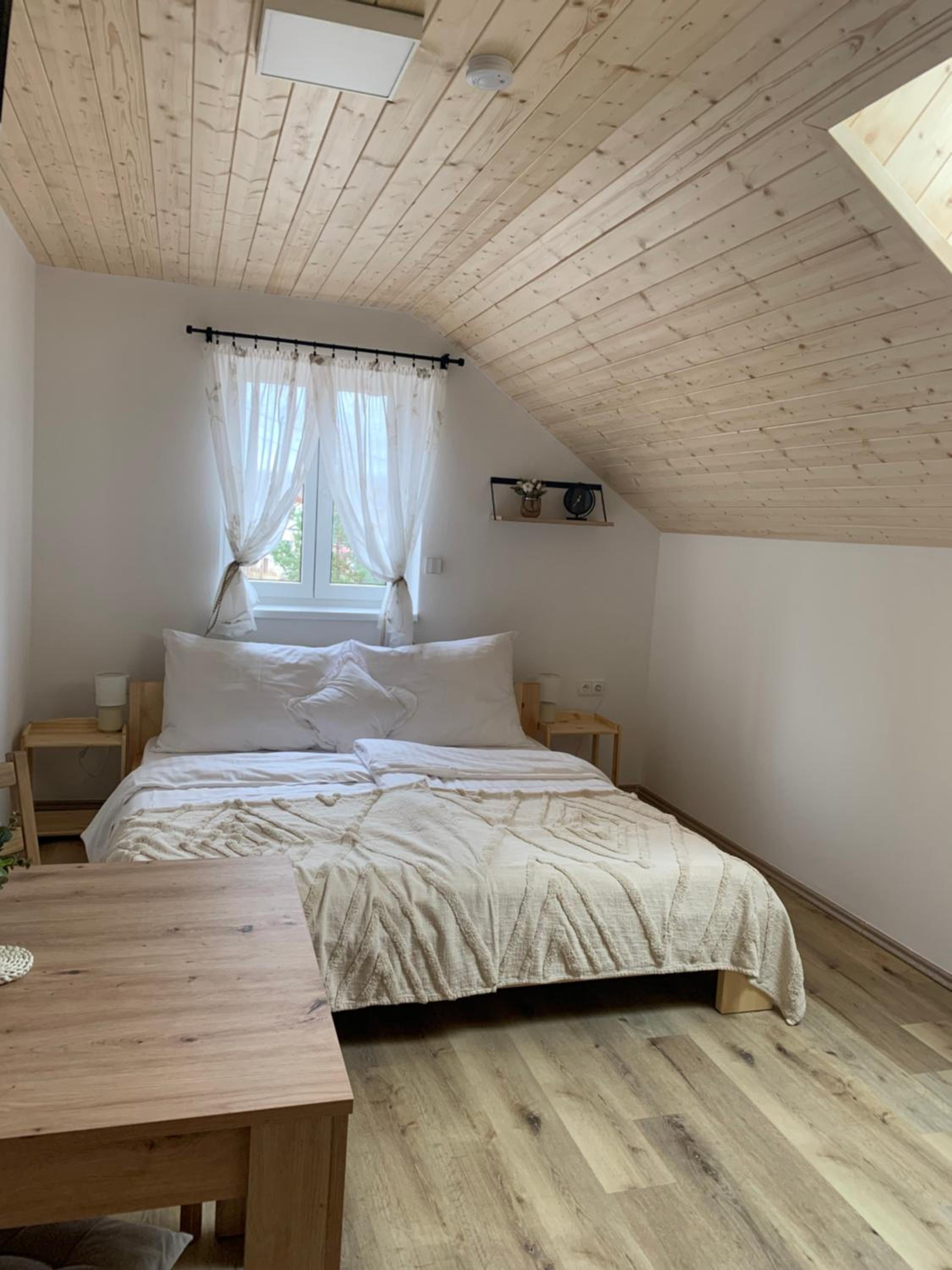 One-Bedroom Apartment - Photo 1