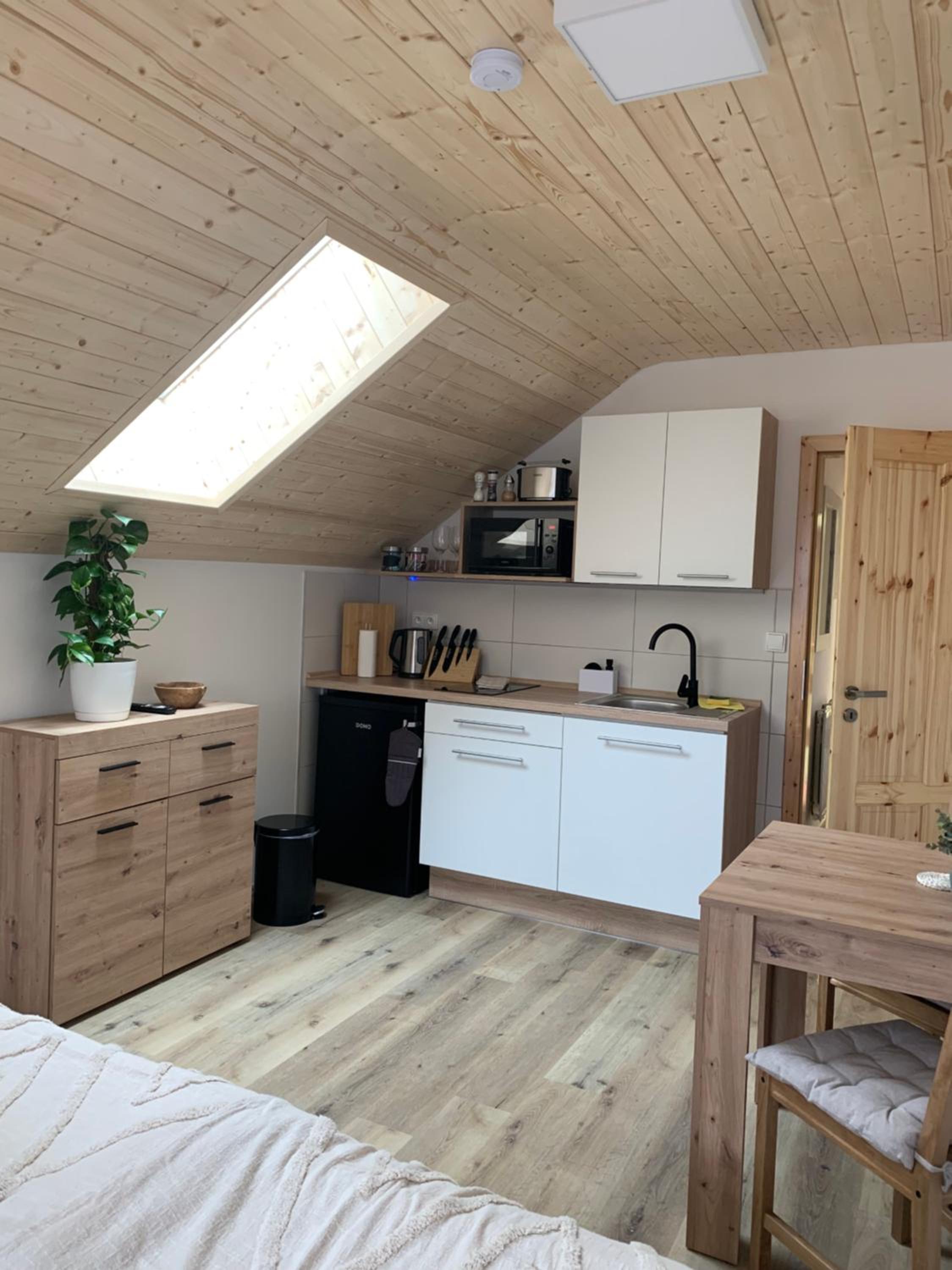 One-Bedroom Apartment - Photo 6