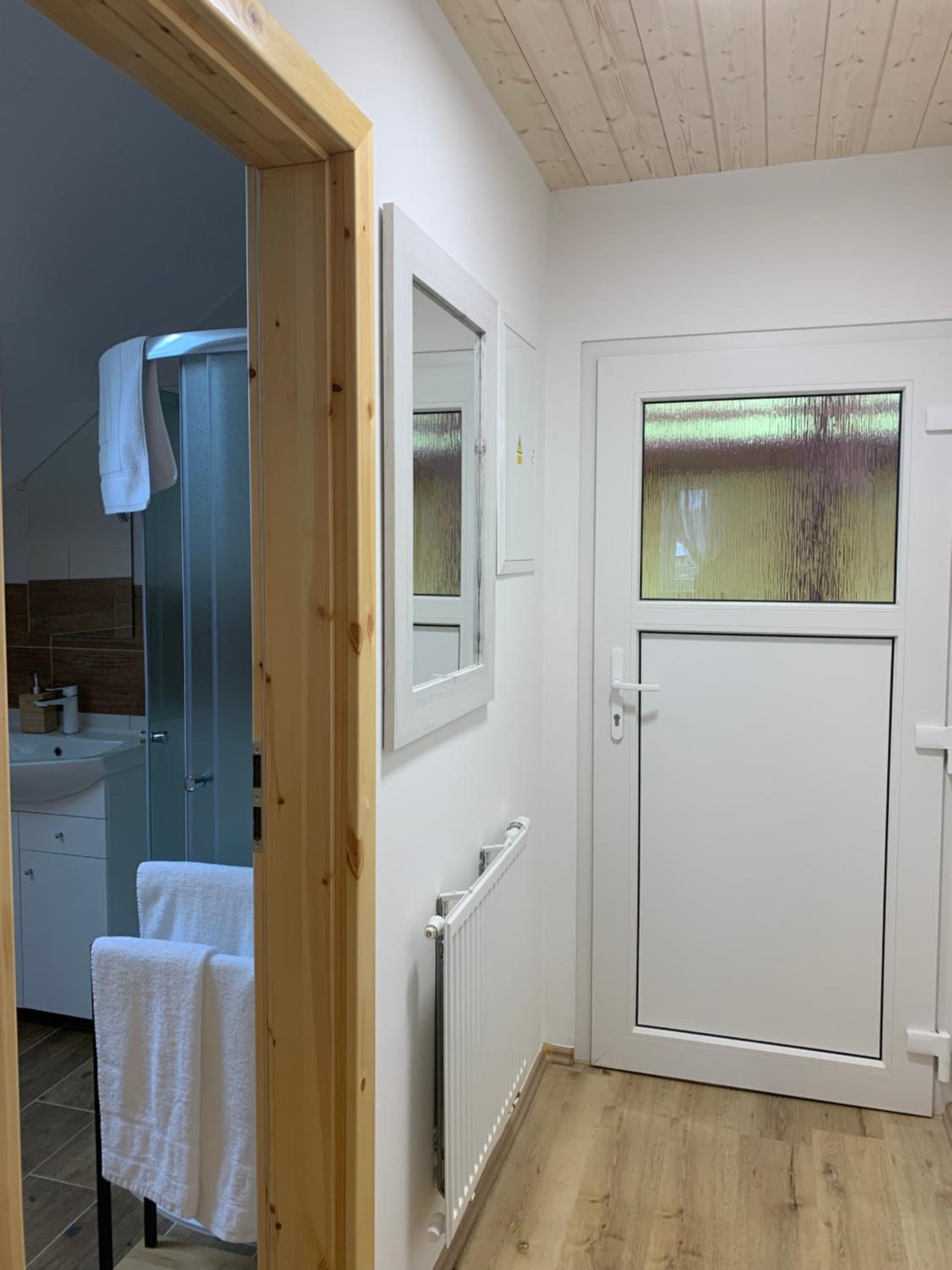 One-Bedroom Apartment - Photo 11