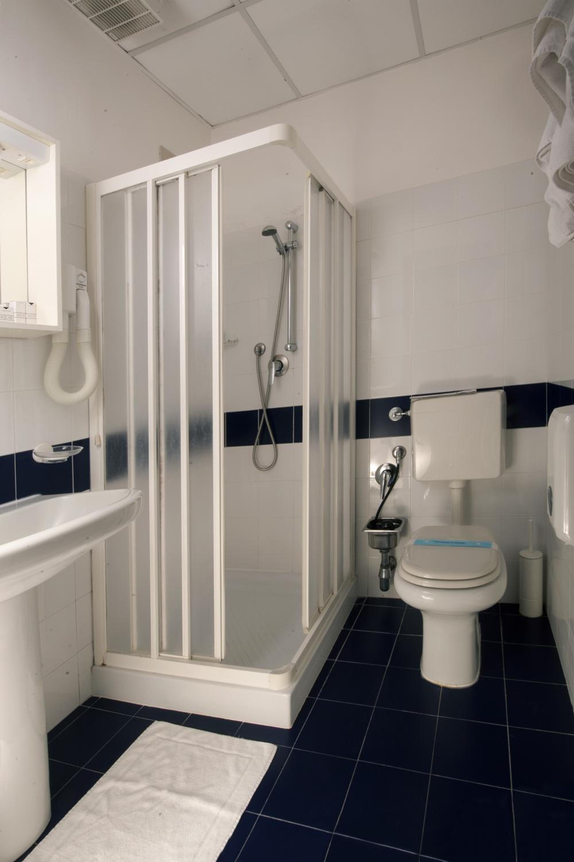 Double or Twin Room photo 2