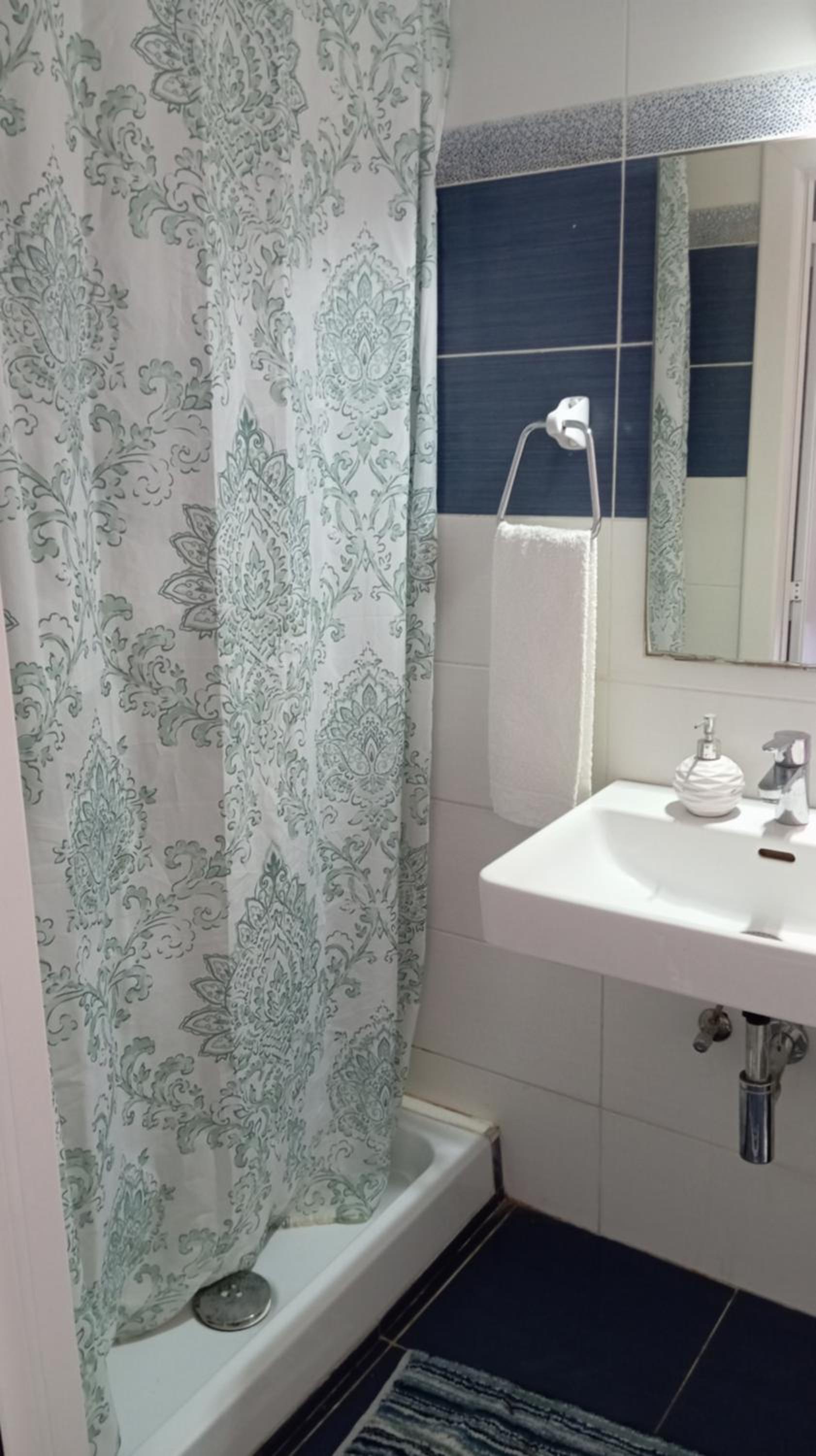 Deluxe King Room photo 3