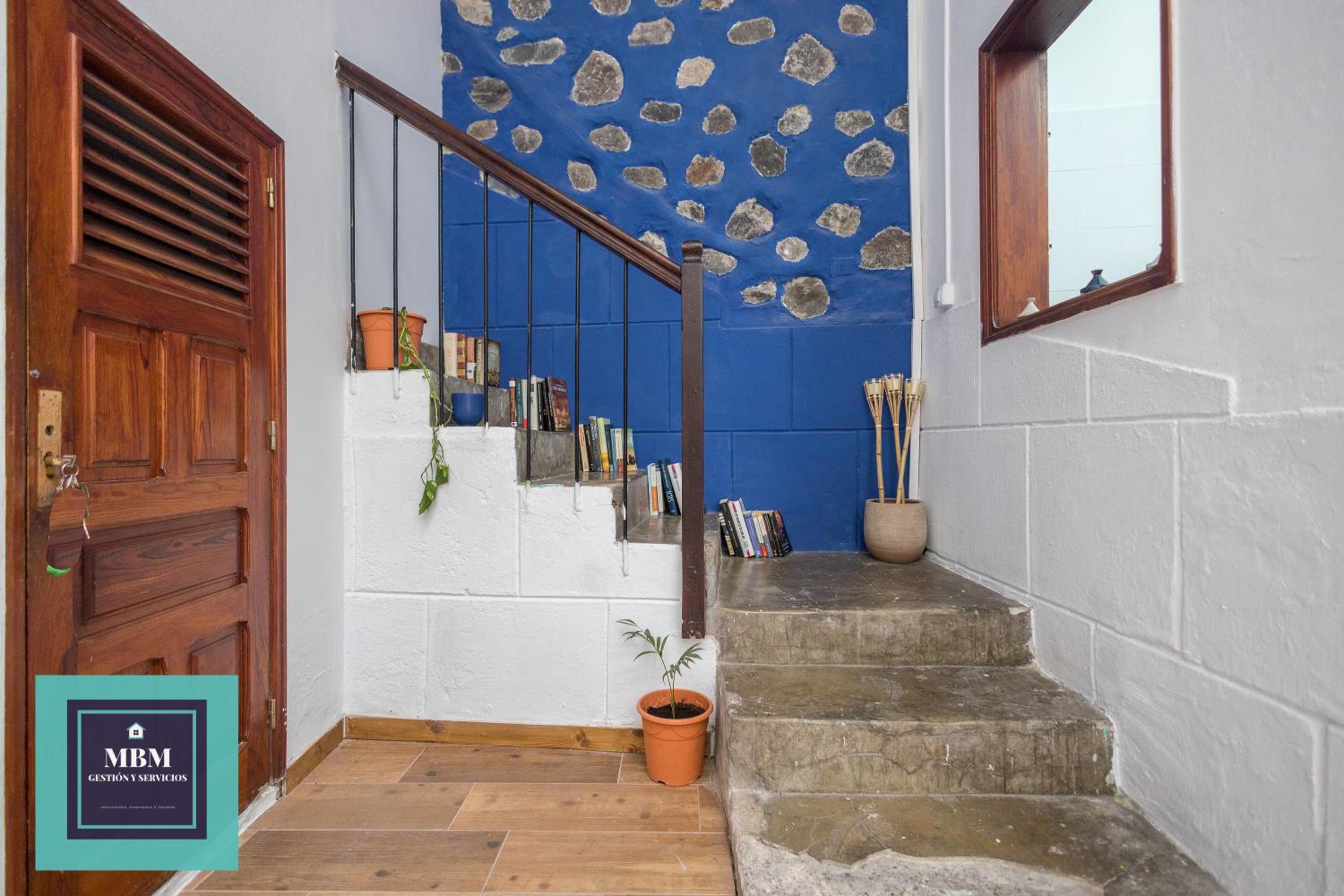 Three-Bedroom House photo 2