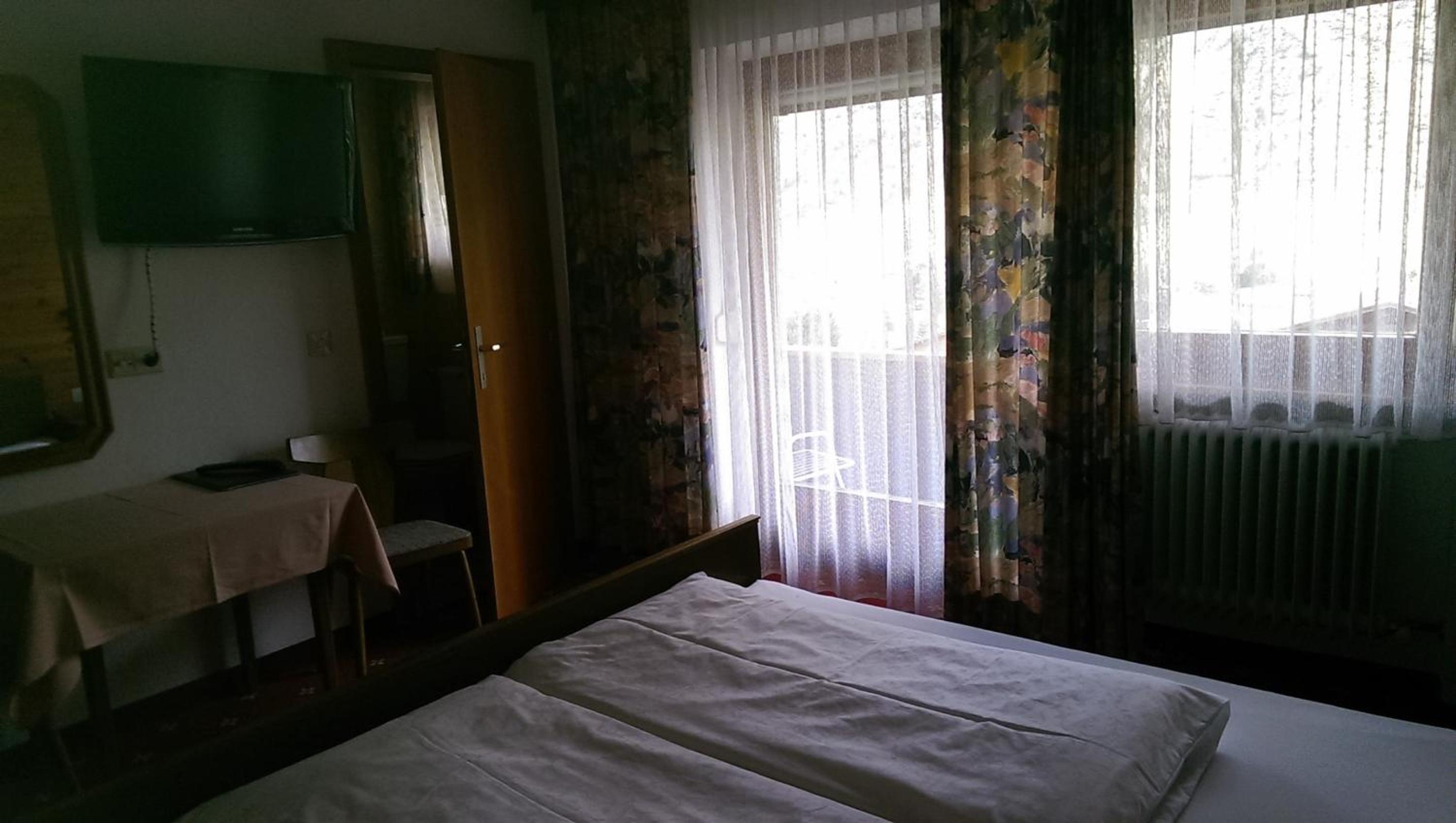 Standard Double Room west - Photo 8