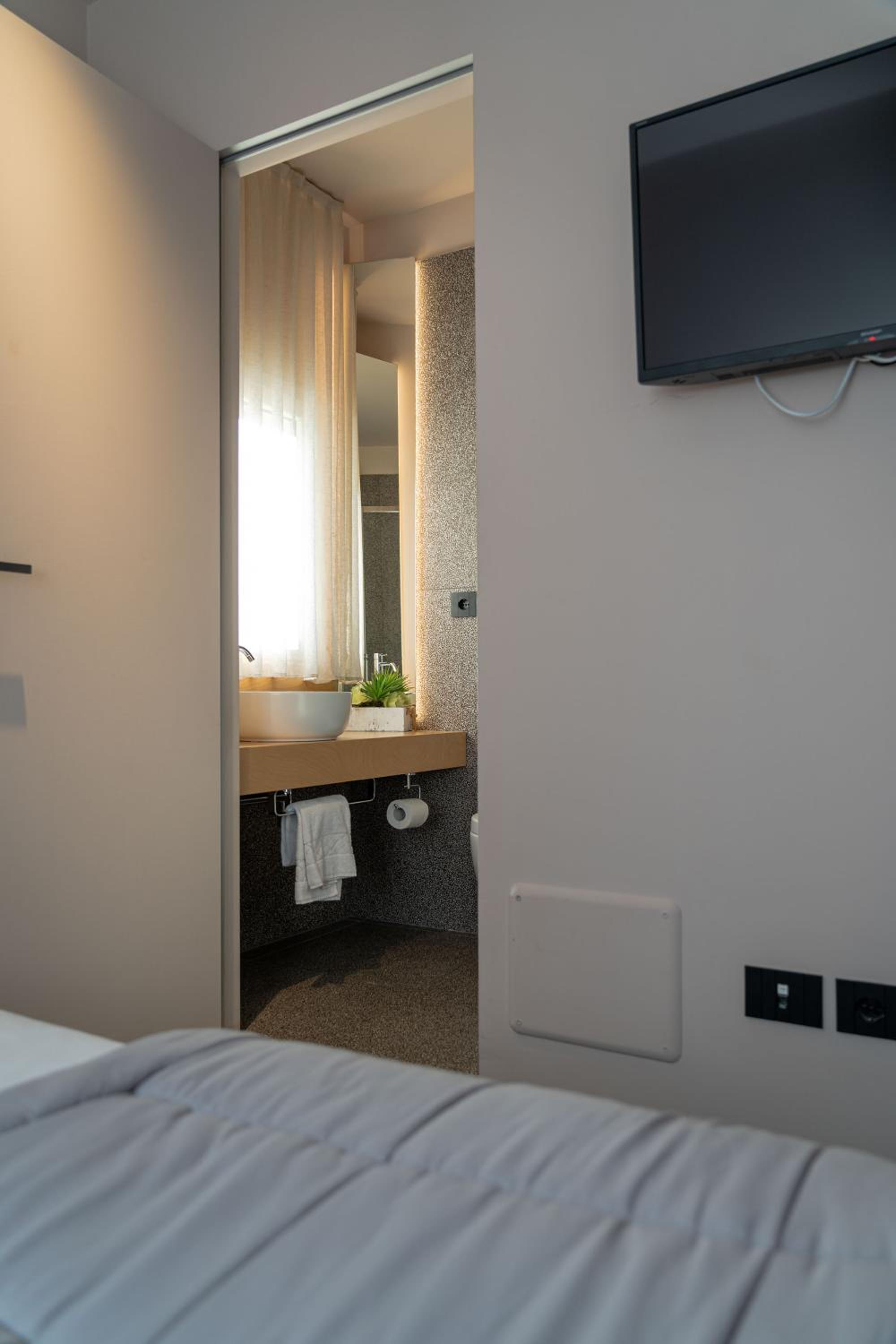 Single Room photo 2