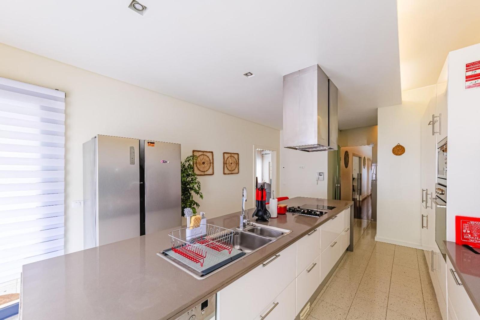 Four-Bedroom House - Photo 16