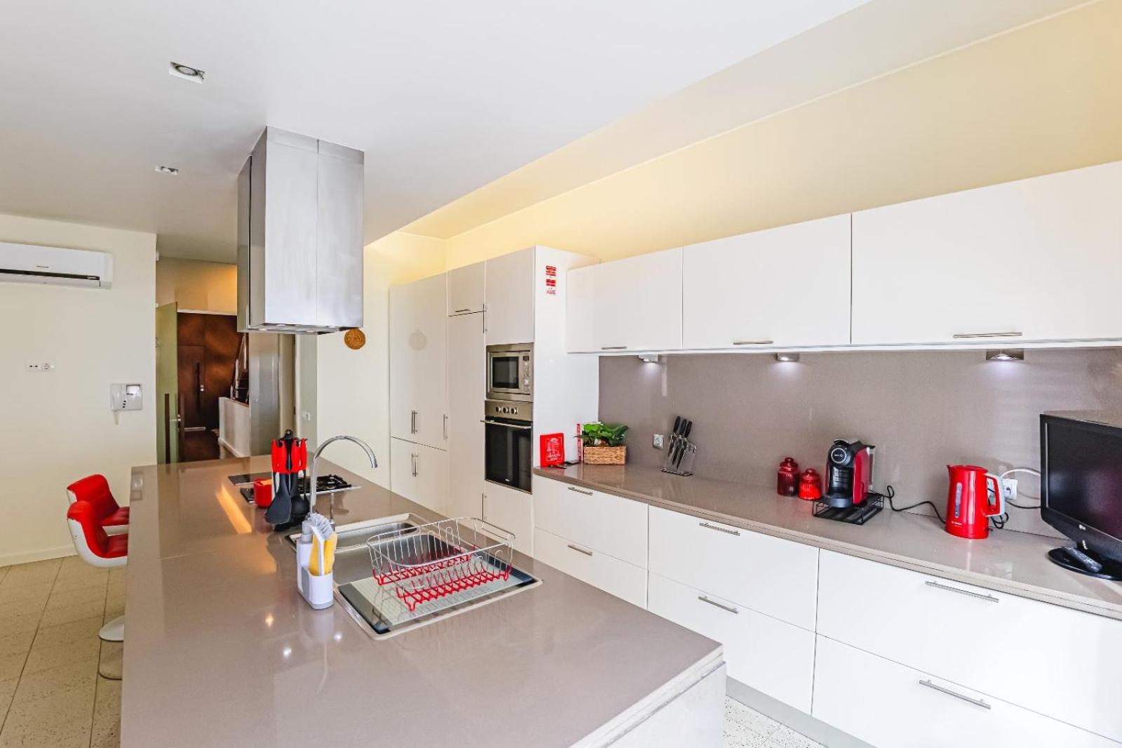 Four-Bedroom House - Photo 11