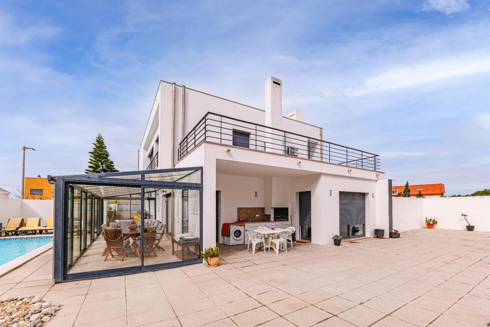 Four-Bedroom House - Photo 2