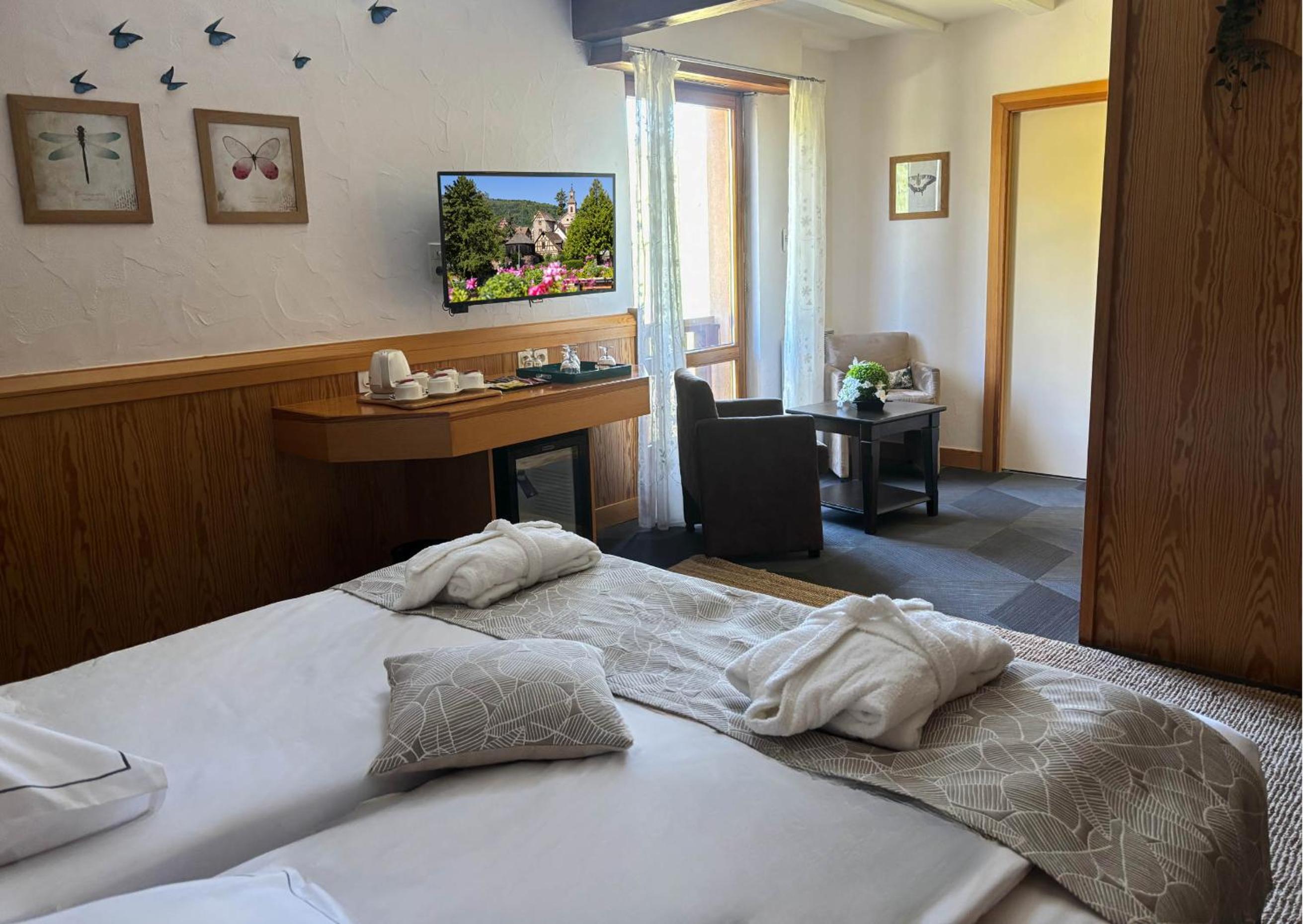 Duplex Suite with Five Single Beds - Non-Smoking