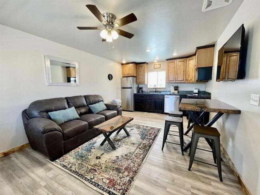 One-Bedroom House photo 1