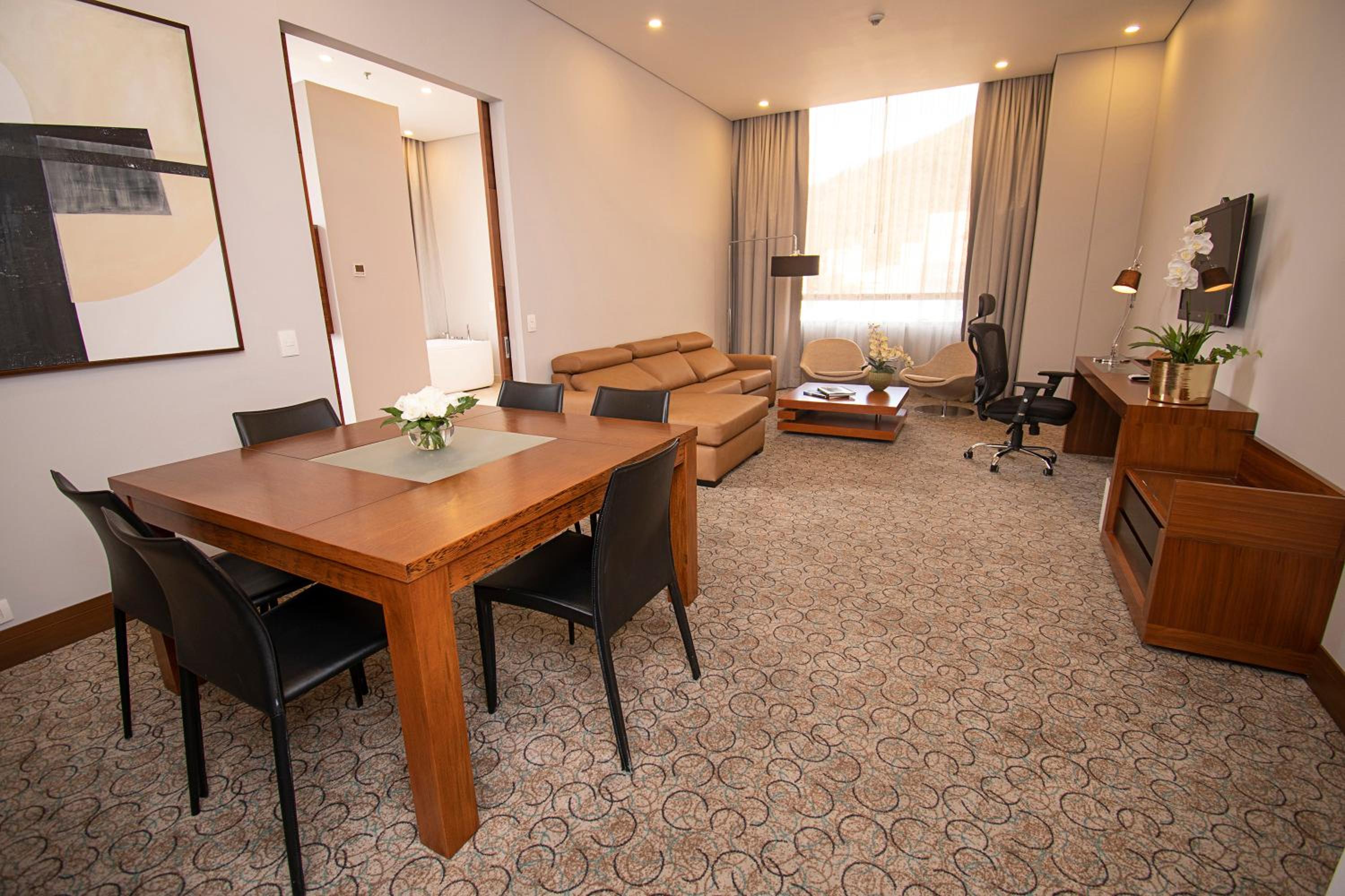 Executive King Suite - Photo 1