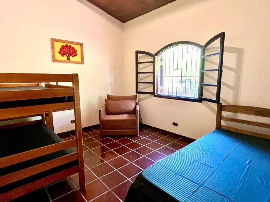 Seven-Bedroom House photo 1